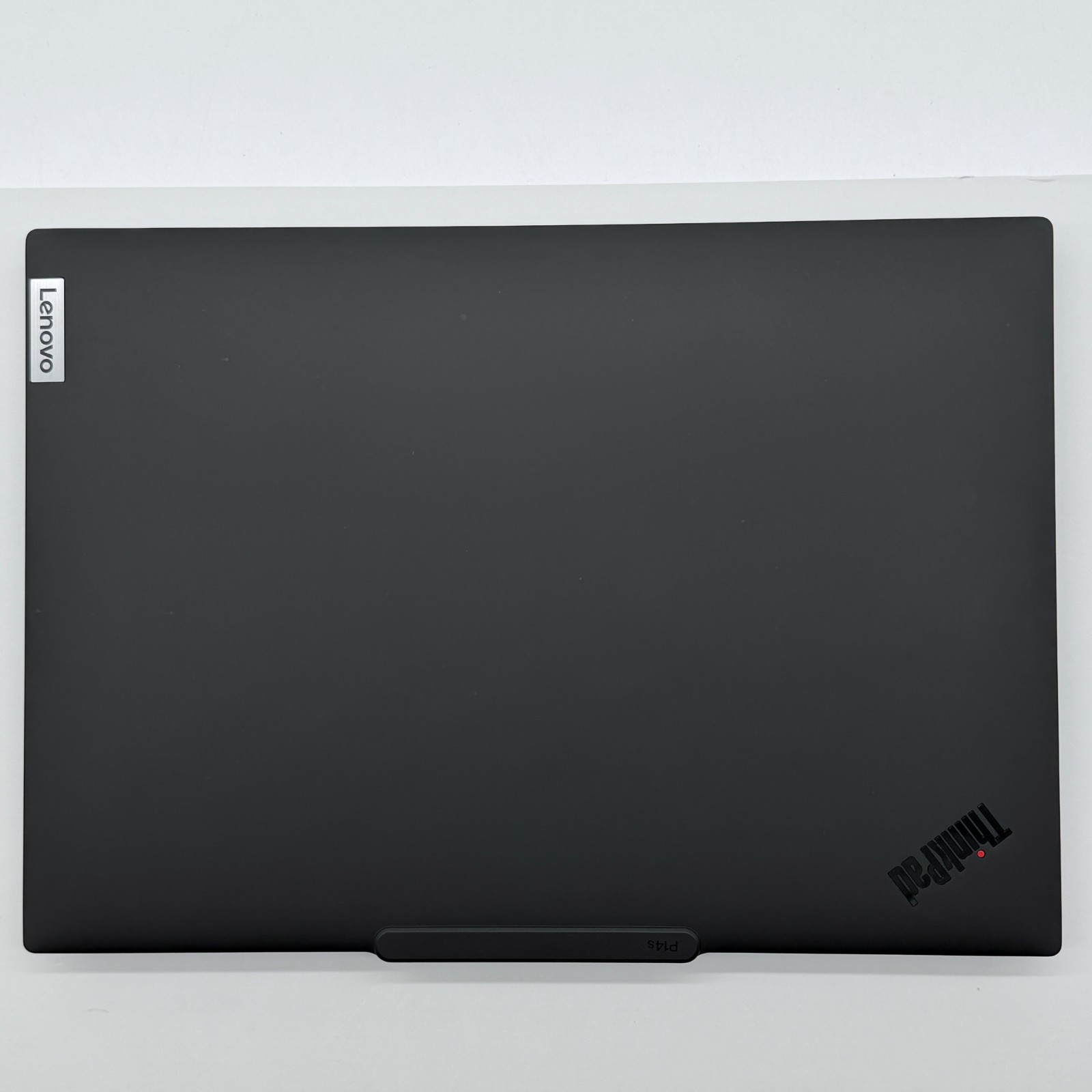 EXCELLENT ThinkPad P14s Gen 5 2.8K OLED Ryzen 7 8840HS – 64GB RAM – 1TB Win11Pro