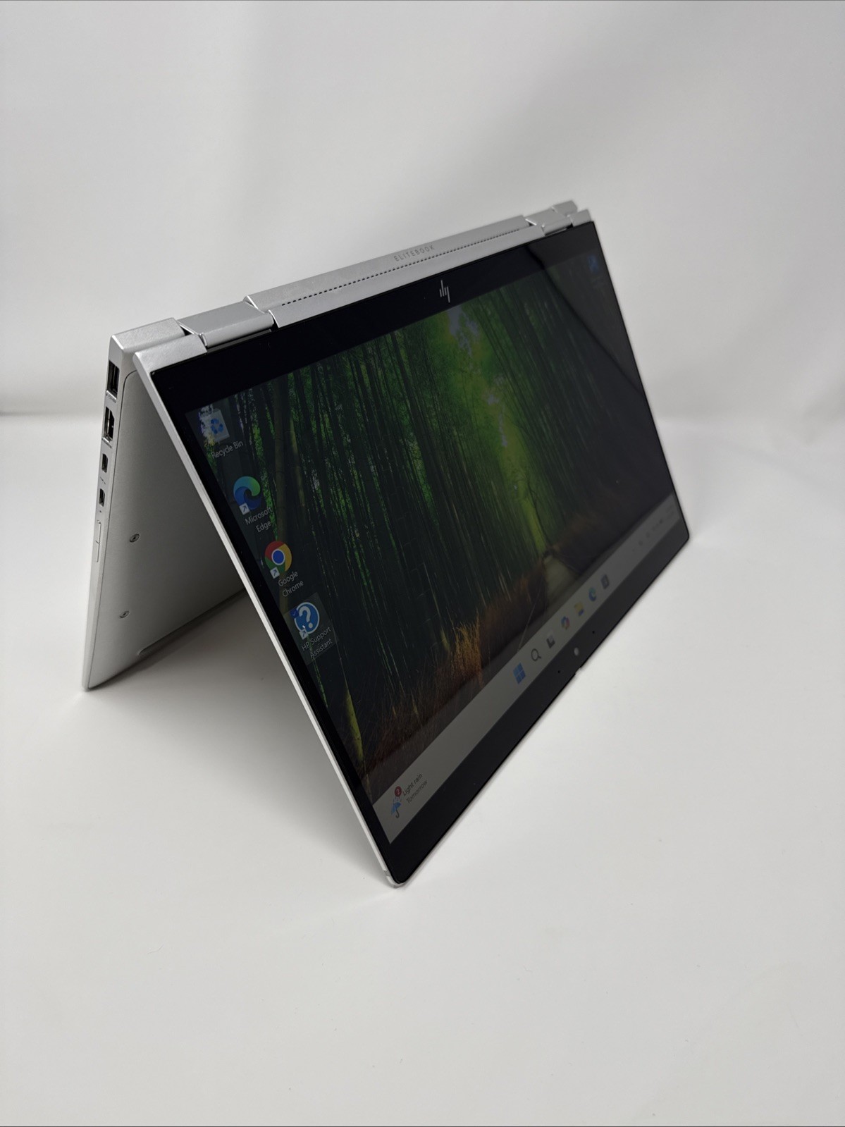 HP EliteBook x360 1040 G6 (Intel Core i5 8th Gen @ 1.60GHz, 8GB RAM, 256GB SSD)