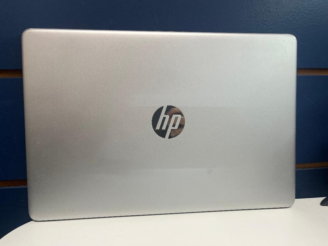 Hewlett Packard Laptop Model 15-DY1085nr