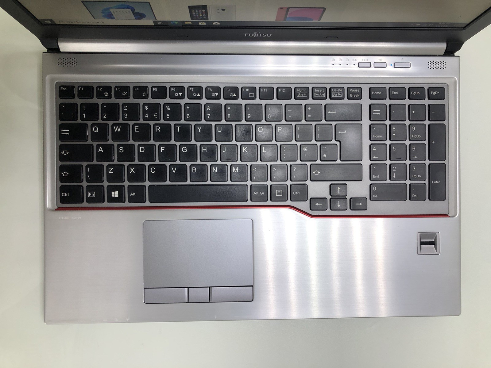 Fujitsu Celsius H770 Xeon E3-1505M v6 16GB 512GB SSD Quadro M2200 4GB Laptop