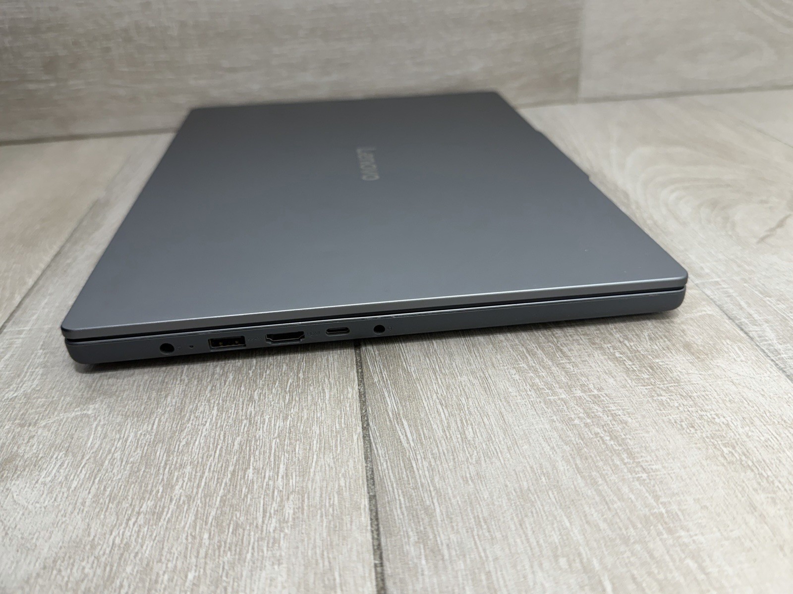 IdeaPad Slim 3 15Q8X10 15″ WUXGA Snapdragon X 16GB RAM 512GB NVMe Win-11