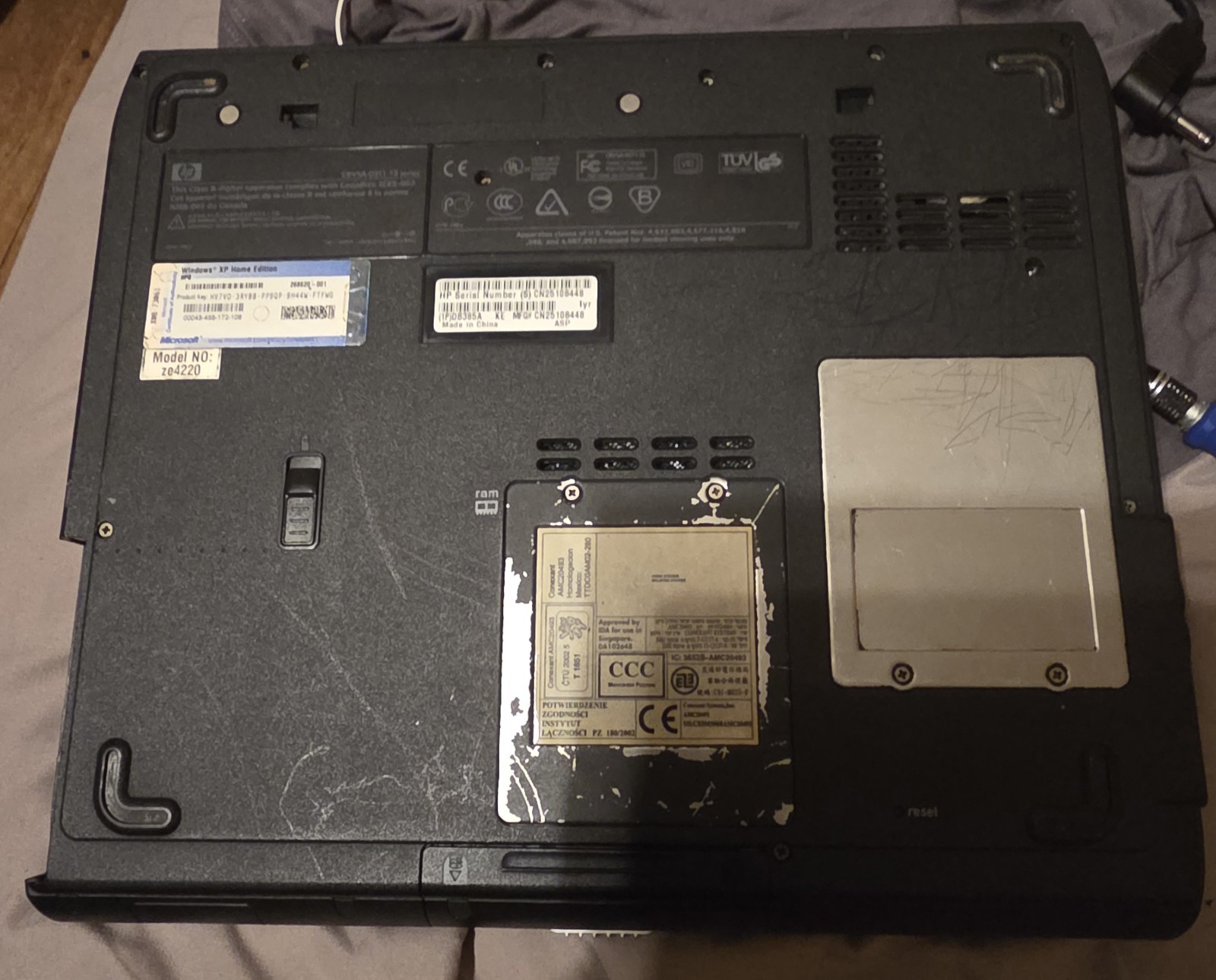 HP Pavilion Ze4200 Intel Celeron 1.70Ghz 512MB RAM 60GB HDD NO BATTERY