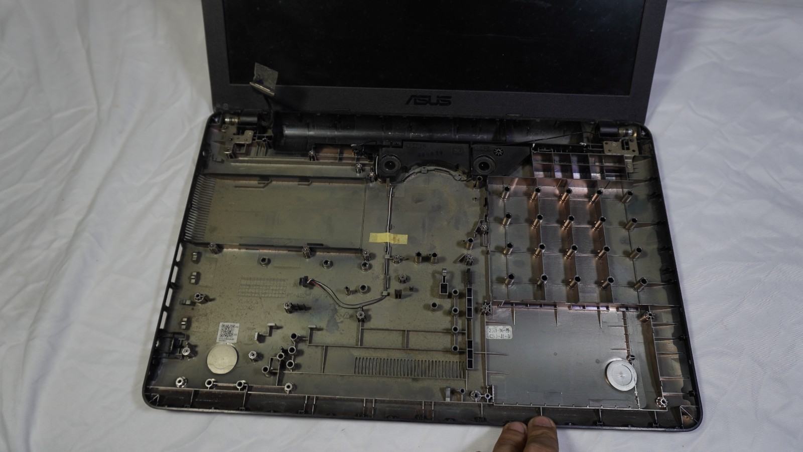 ASUS X543MA BODY NO FRONT PANNEL SPEAKER ATTACHED WITH WORKING DISPLAY