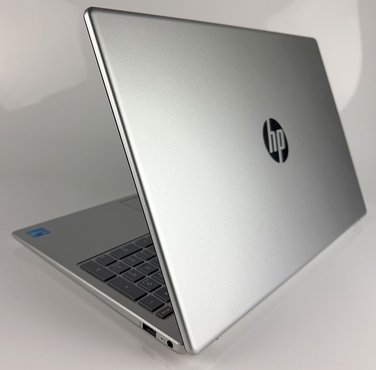 HP 15-fd0123dx, i3-1315U, 8GB, 256B SSD 15.6″ W11H Laptop – Used, Working