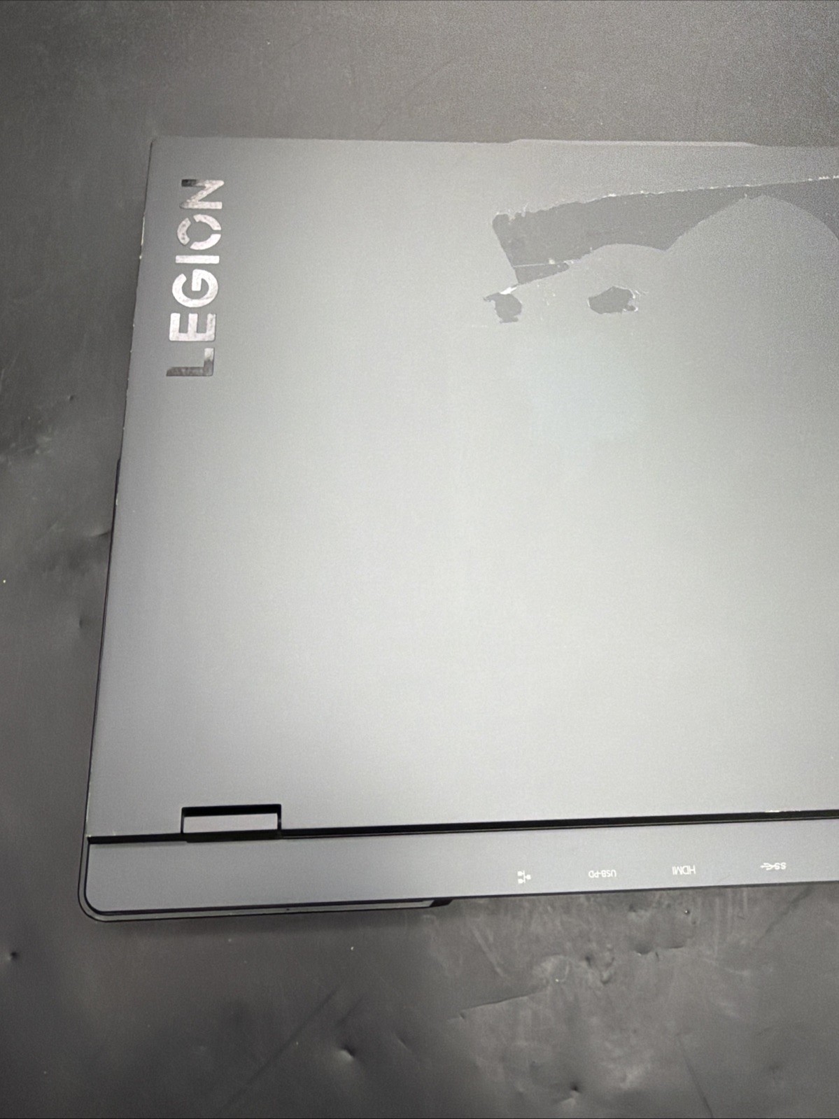 2024 Lenovo Legion Pro 7 16IRX8H 16″ (i9-13th @5.40GHz, 32GB RAM, 2TB SSD, 4090)