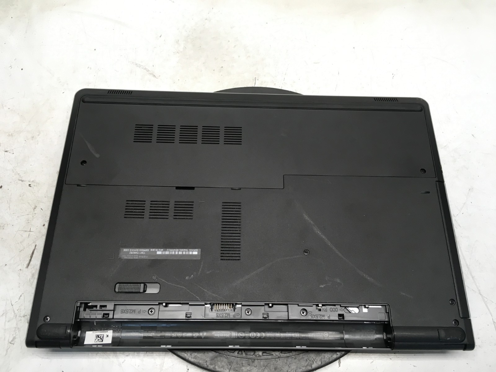 Dell Inspiron 5555 AMD E2-7110 1800MHz 4 GB NO HDD/Battery