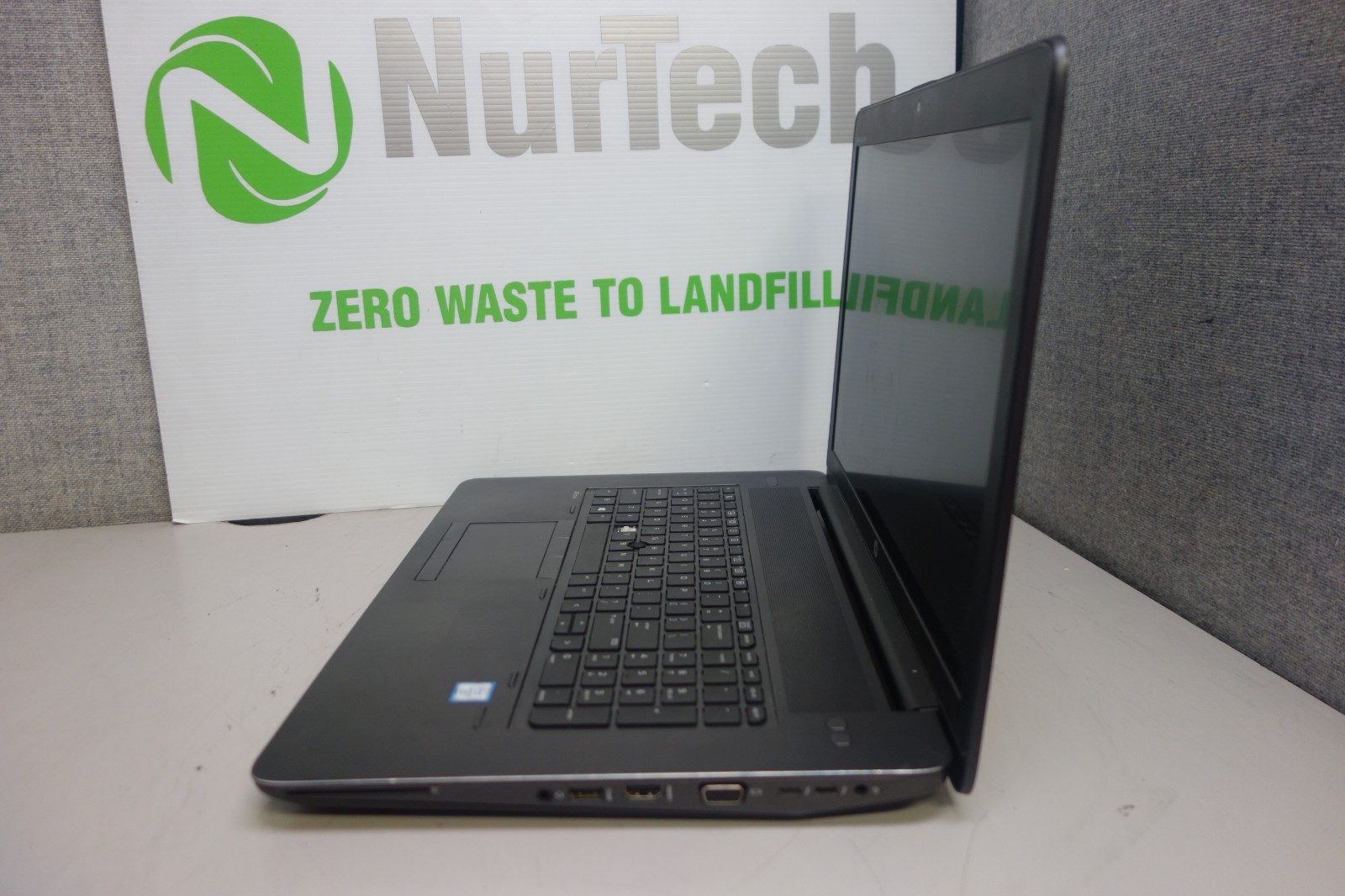 HP ZBook 17 G3 17.3″ i7-6820HQ 2.7GHz 32GB/500GB Laptop AC[NO OS][BIOS][BADBTRY]