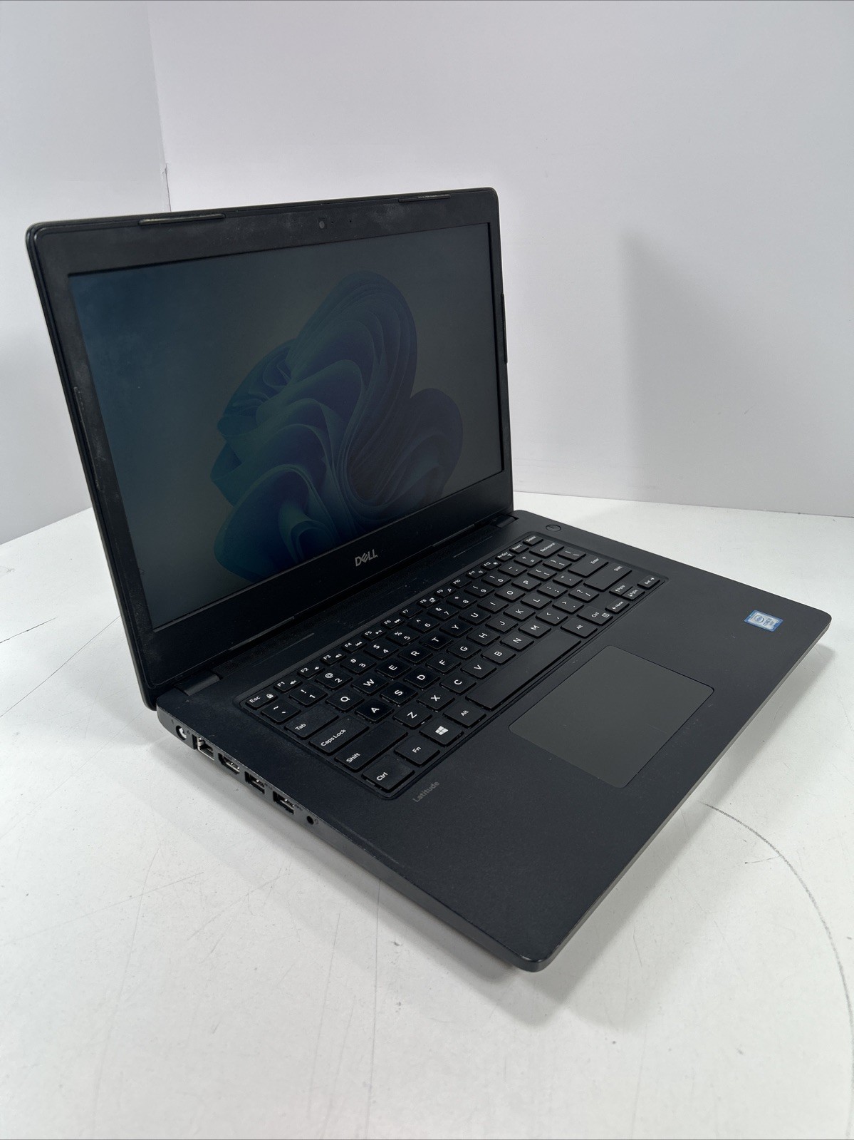 Dell Latitude 3480 i3-6006u 16GB Ram 250GB SSD Win 11 Pro Battery Is Good