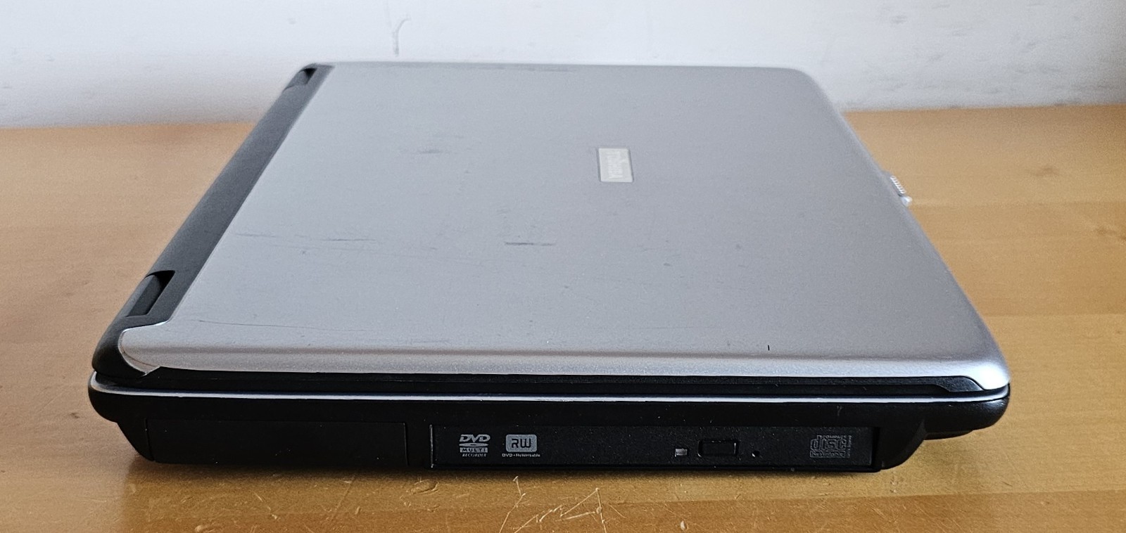 Toshiba M40X-186 Windows XP 15.4″ Retrogaming N64 PS1 SNES SEGA Notebook PC