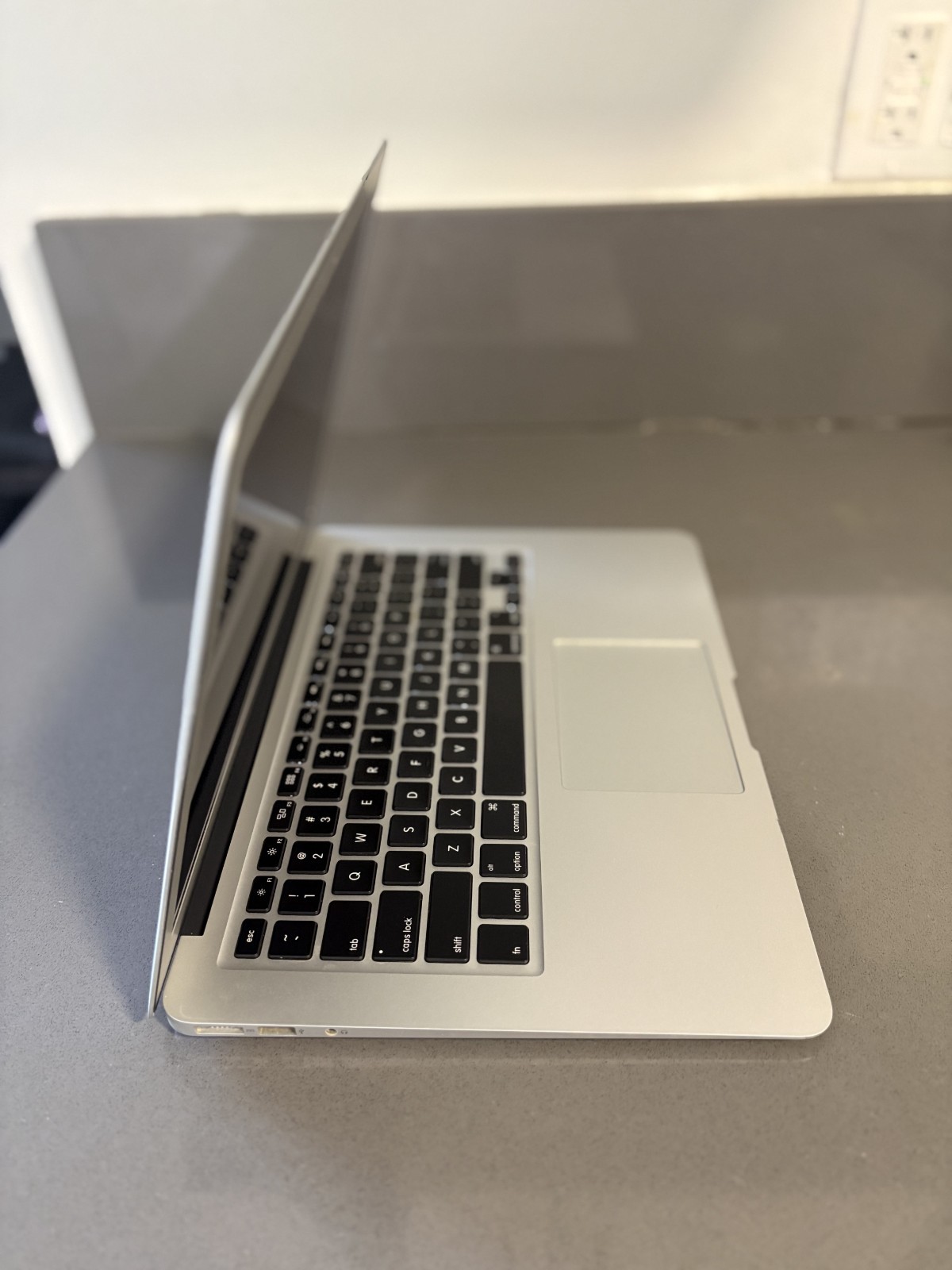 2017/2018 Apple MacBook Air 13 in. – Sleek Silver Design