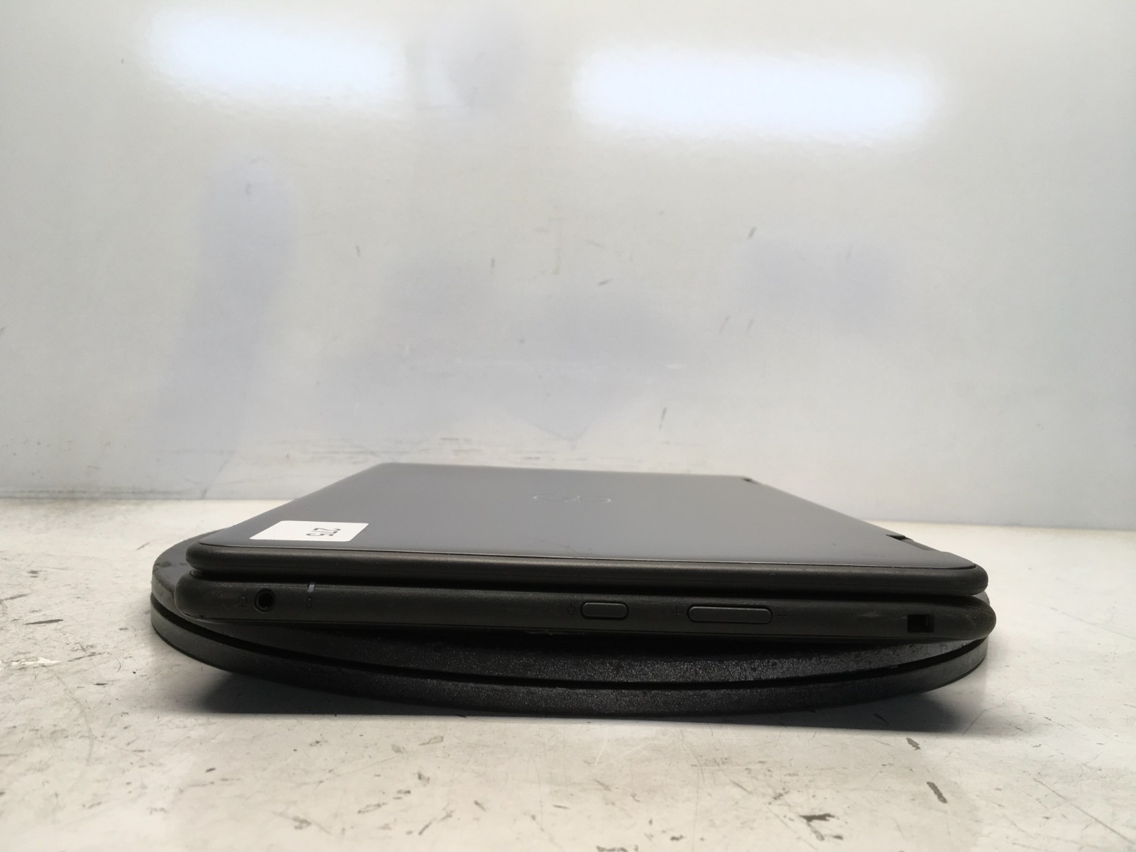 Dell Latitude 3190 2-In-1 Intel Celeron N4100 1.1GHz 4 GB NO HD BIOS locked