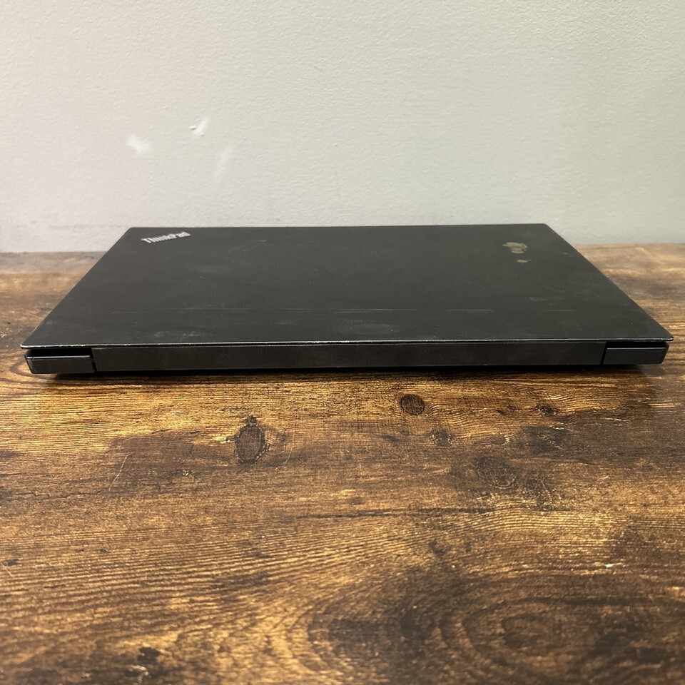 Lenovo E585 AMD Ryzen 3 2200U@2.60ghz 16GB/(2TB SSD),Charg,Batt,Wn11P,Offce2024P