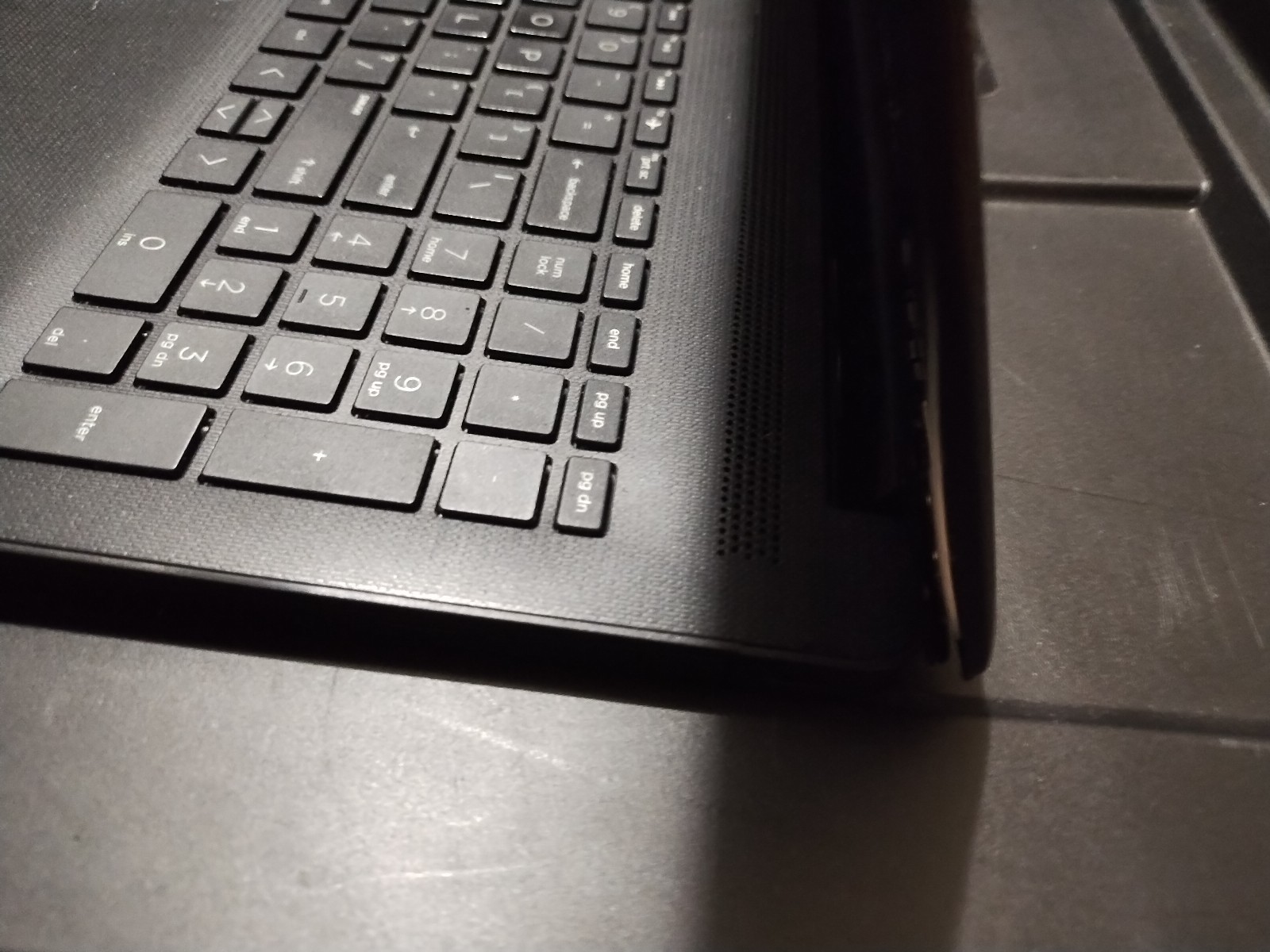 Large HP Laptop computer Model 15-db0011dx WORKING With Charger, Complete Pc