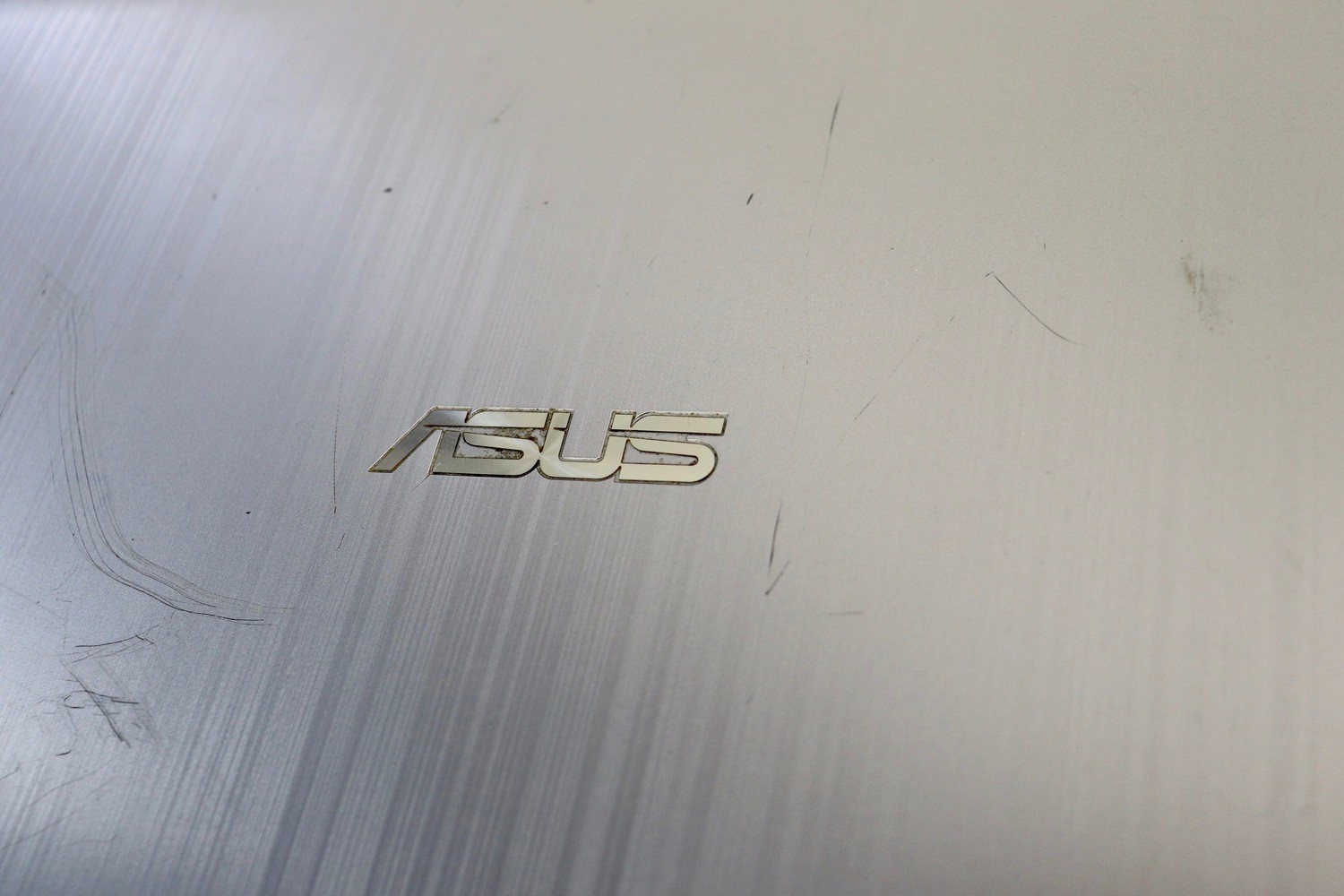 ASUS X540B-RB94 A9-9425 8GB 1TB HDD 15.6 Laptop W10