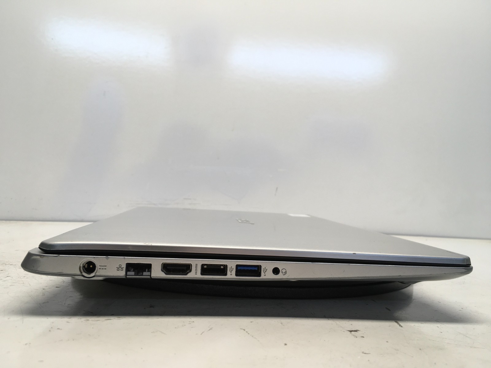 Acer Aspire A515-43 AMD Ryzen 3 3200U 2.6GHz 4 GB NO HDD/Battery