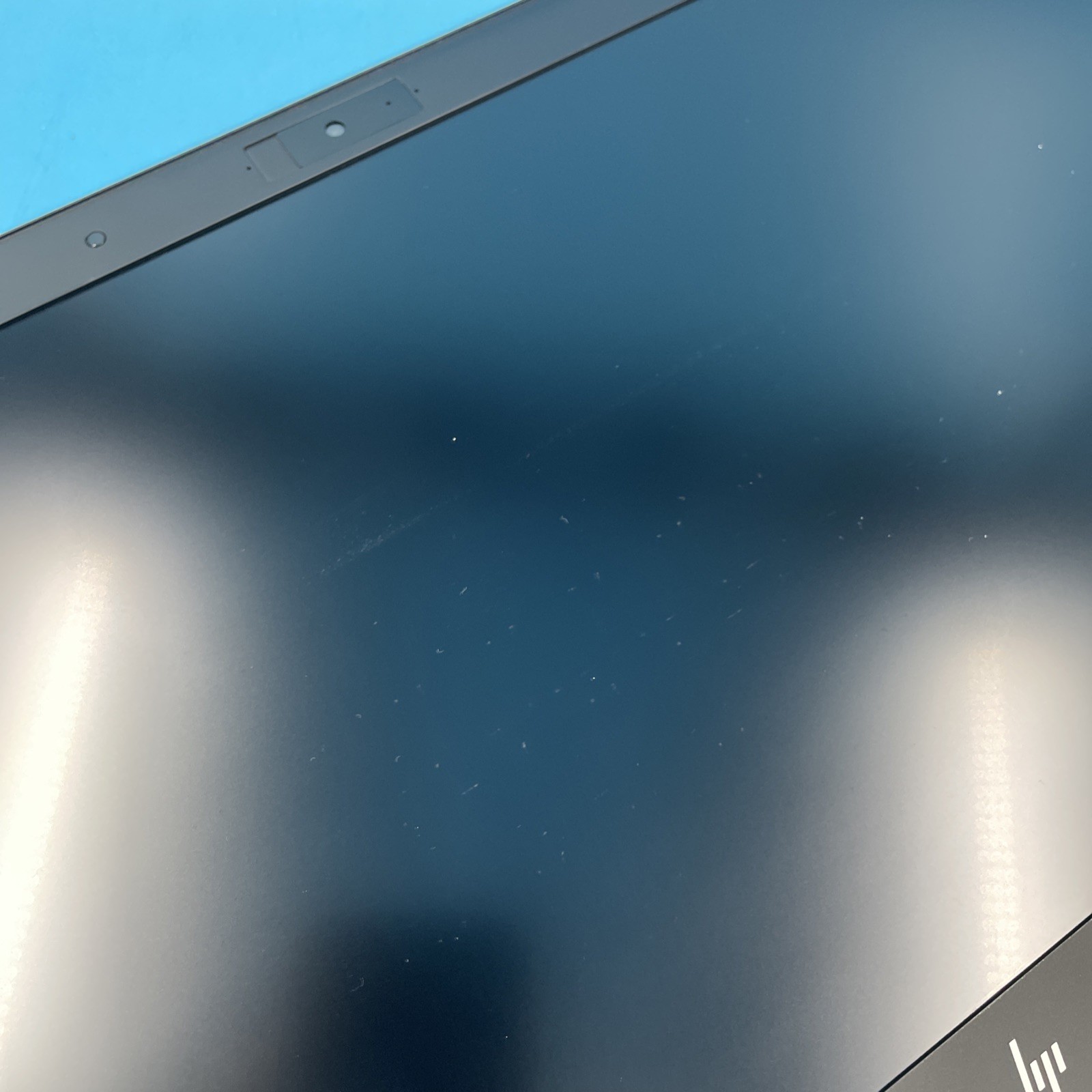 HP ZBook Studio G5 | i7-8850H | 8GB RAM | NO SSD | P1000 | NO OS | 61% BATT