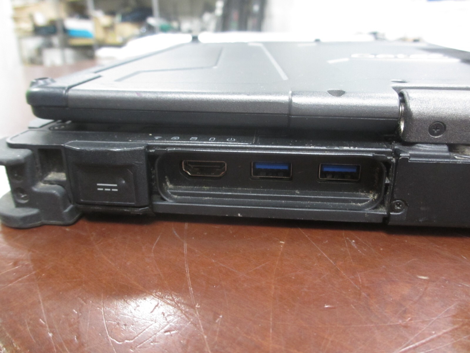 Getac V110 i5 4300U 1.90GHZ 8GB Web-Cam Laptop [NO HDD/CADDY/OS/AC/PEN]*missing