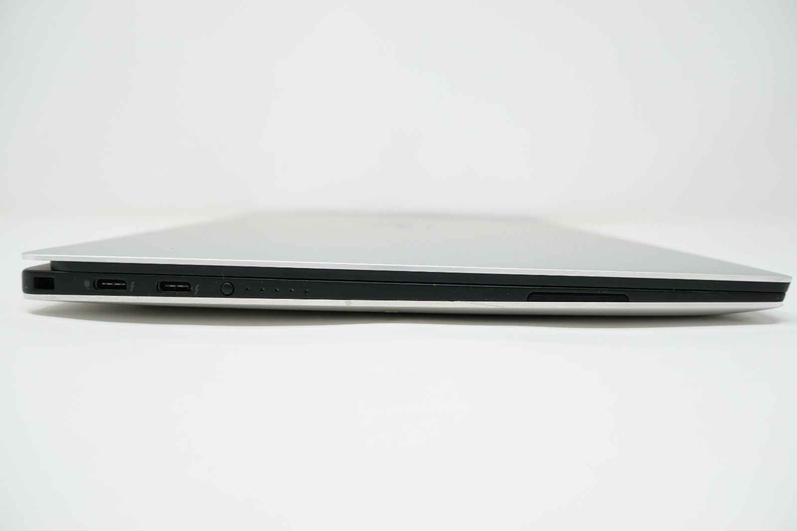 Dell XPS 13 9370 Core i7-8550U 1.80GHz 8GB Ram 256GB SSD 1080p Non-Touch Good.
