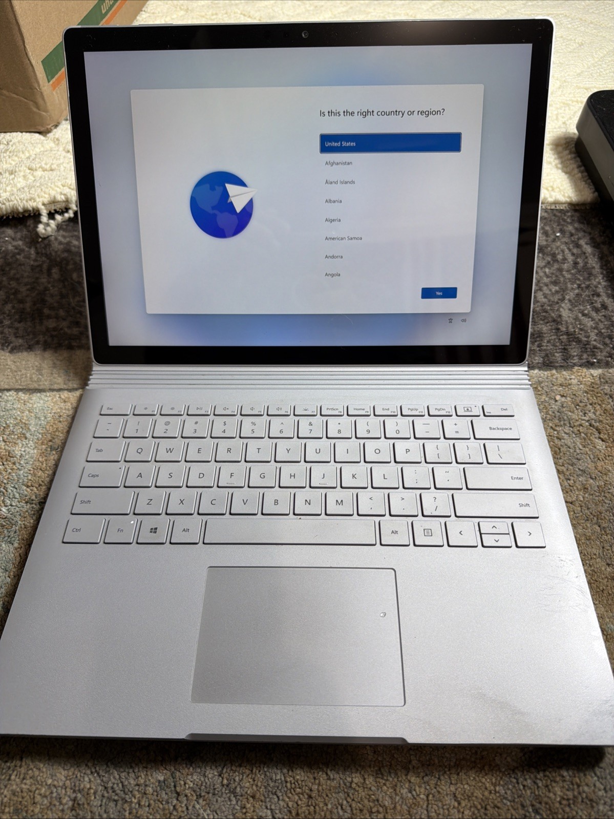 Microsoft Surface Book 2 1832 13.5″ i7-8650U 1.9GHz 8GB RAM 256GB SSD