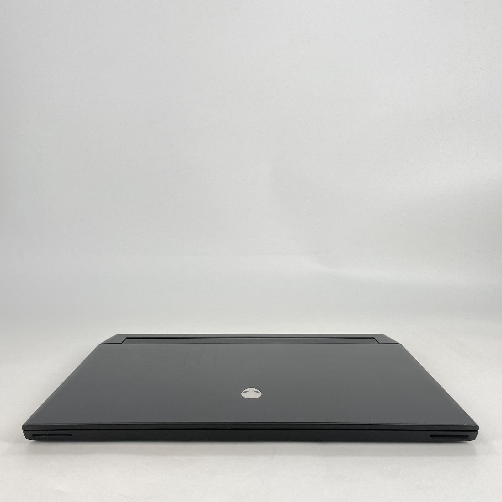 Dell Alienware m15 R4 300Hz FHD i7-10870H 2.20GHz 16GB 1TB/512GB RTX 3070 Good