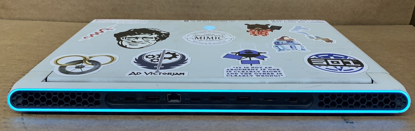Alienware x17 R1 17.3″ FHD Laptop Intel Core i7-11800H RTX 3060 8GB DDR4 RAM
