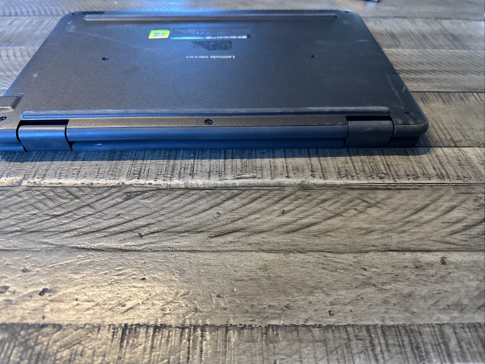 Dell Latitude 3190 2-in-1 Touch Intel N5030 1.1GHz 4 GB 64 GB SsD Win 11 P. Edu.