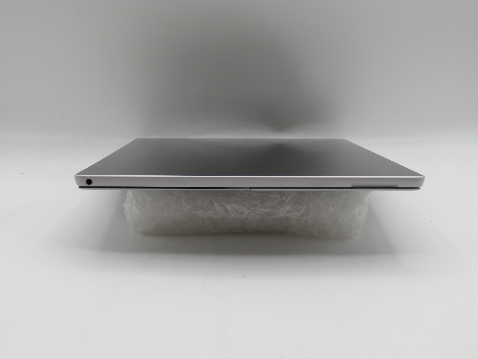 Microsoft Surface Pro 5 1796 | M3-7Y30 | 4GB RAM | 128GB SSD | No OS / AC