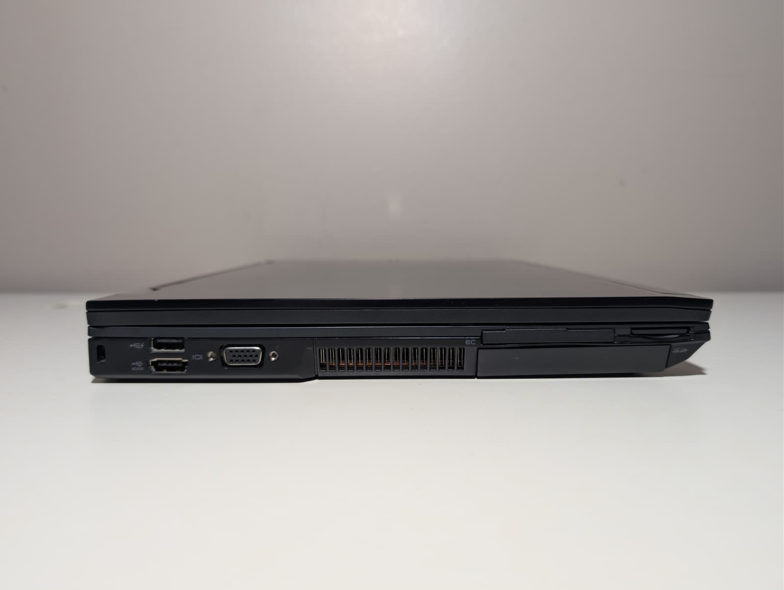 Dell Latitude E6500 | C2D T9900 4GB RAM 250GB HDD | Backlit NVIDIA Win XP 32-Bit