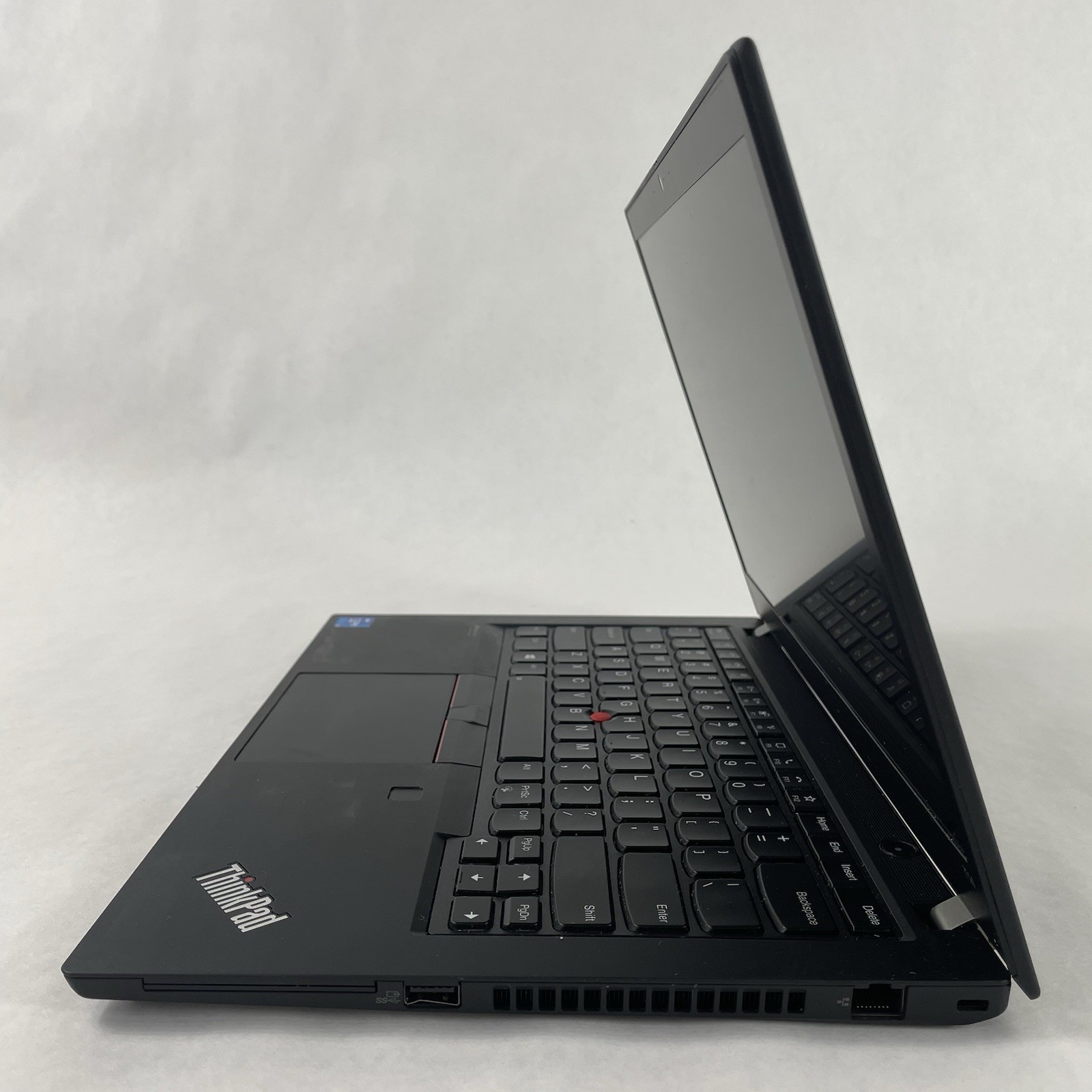 Lenovo ThinkPad T14 Gen 2 14″ i5-1145G7 2.60 GHz 16 GB RAM No SSD No OS READ