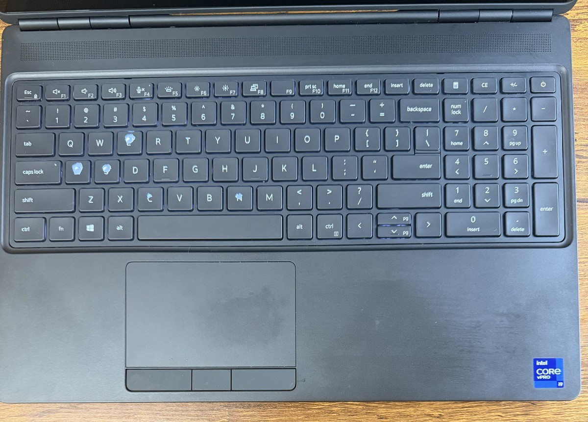 Dell Precision 7560 Intel(R) Core(TM) i9-11950H 32 GB RAM 1 TB SSD 15.6″
