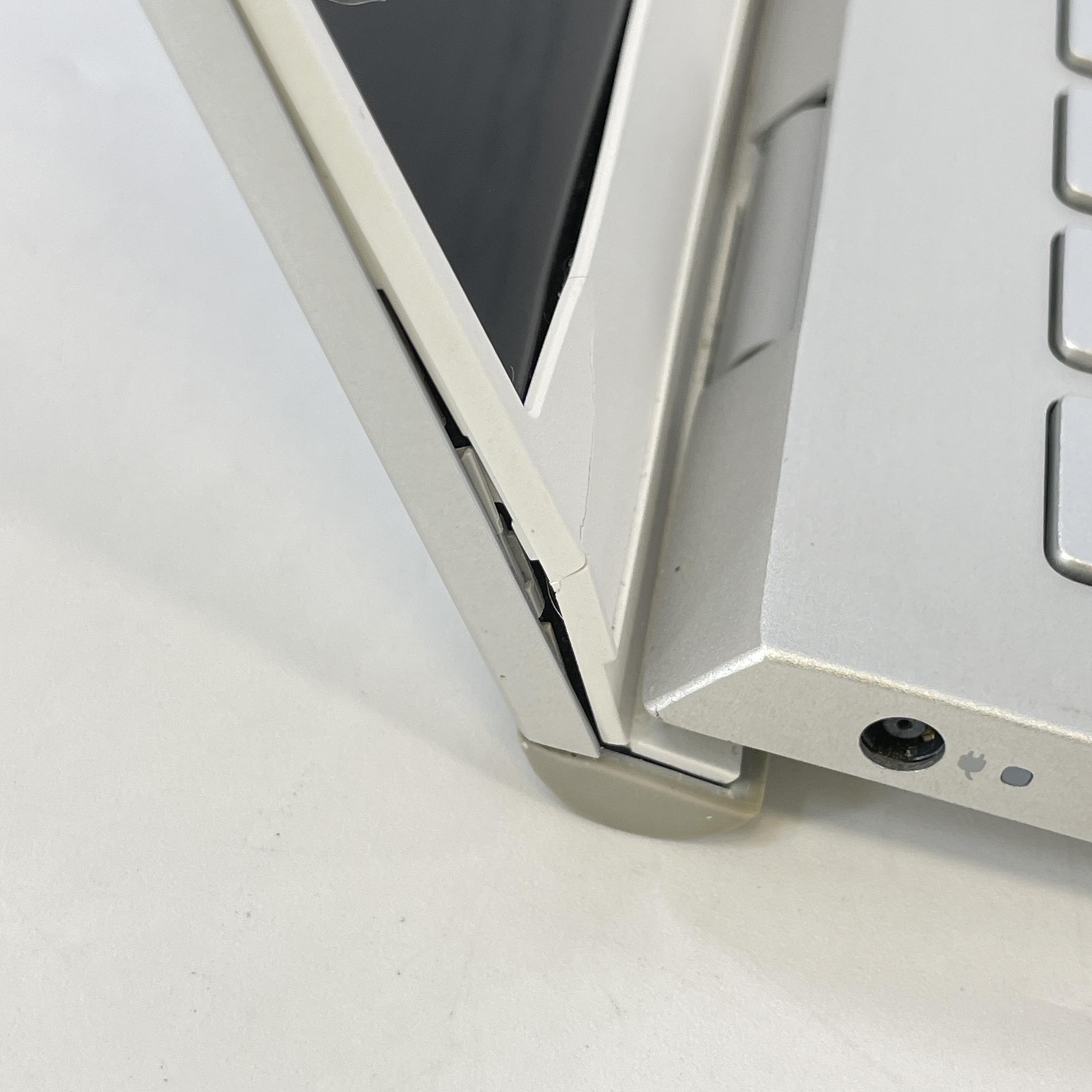 Dell Inspiron 5501 15.6 FHD TOUCH i7-1065G7 1.30GHz 16GB 512GB SSD MX330 Good