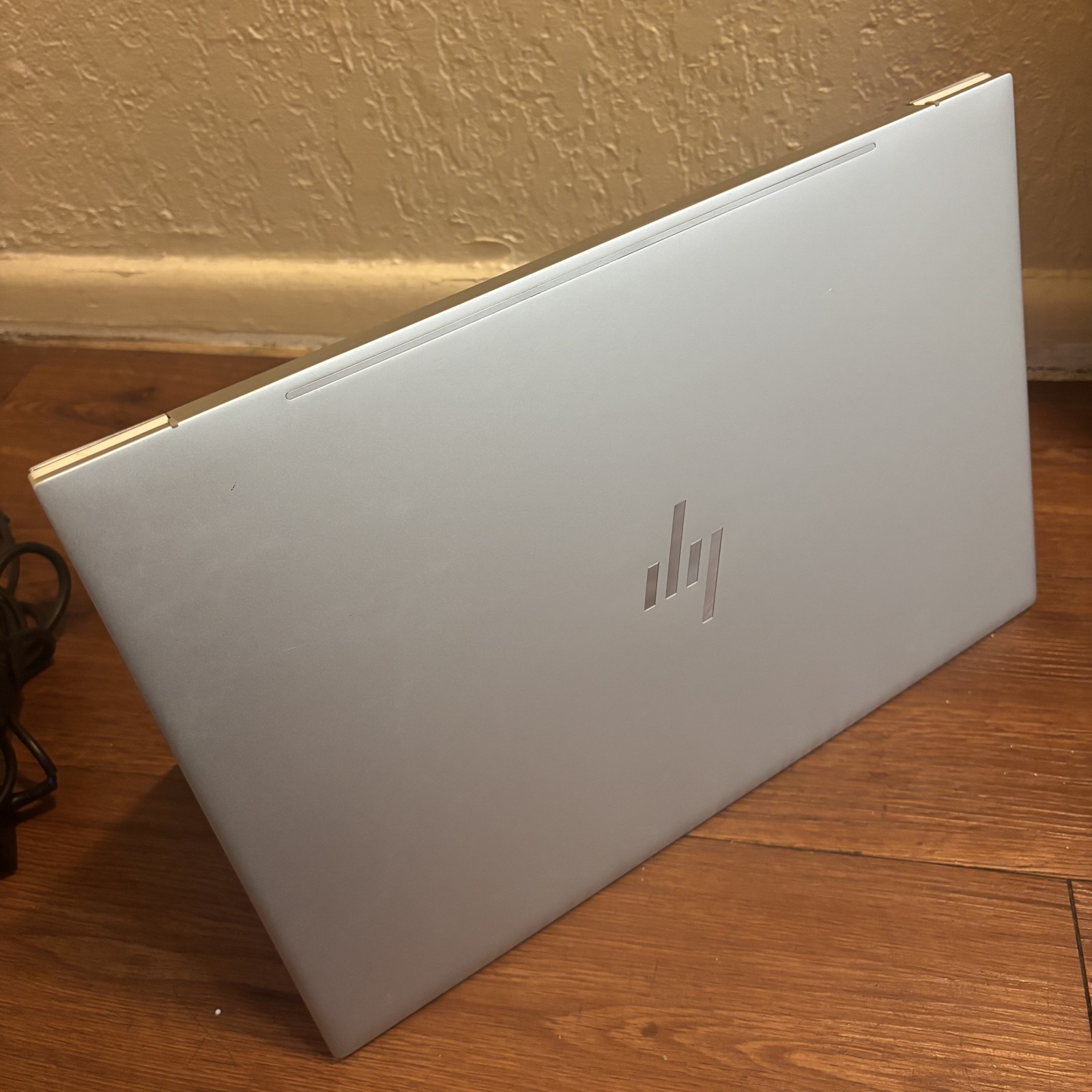 HP Envy 17m-cg0013dx Laptop i7-1065G7 1.3GHz 12GB 512GB SSD NVIDIA CRACKEDSCREEN