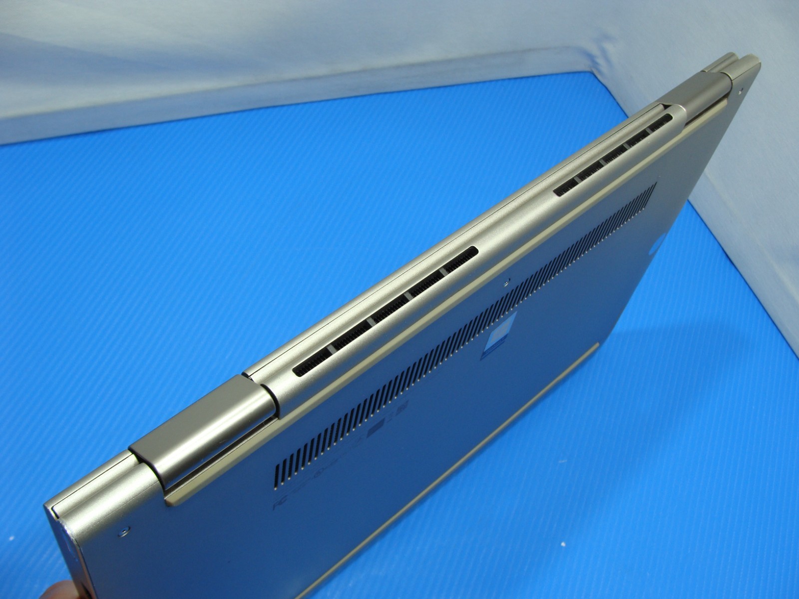 Lenovo Yoga C740-15IML 15.6″ FHD Touch i7-10510U 1.8GHz 12GB 512GB +Charger