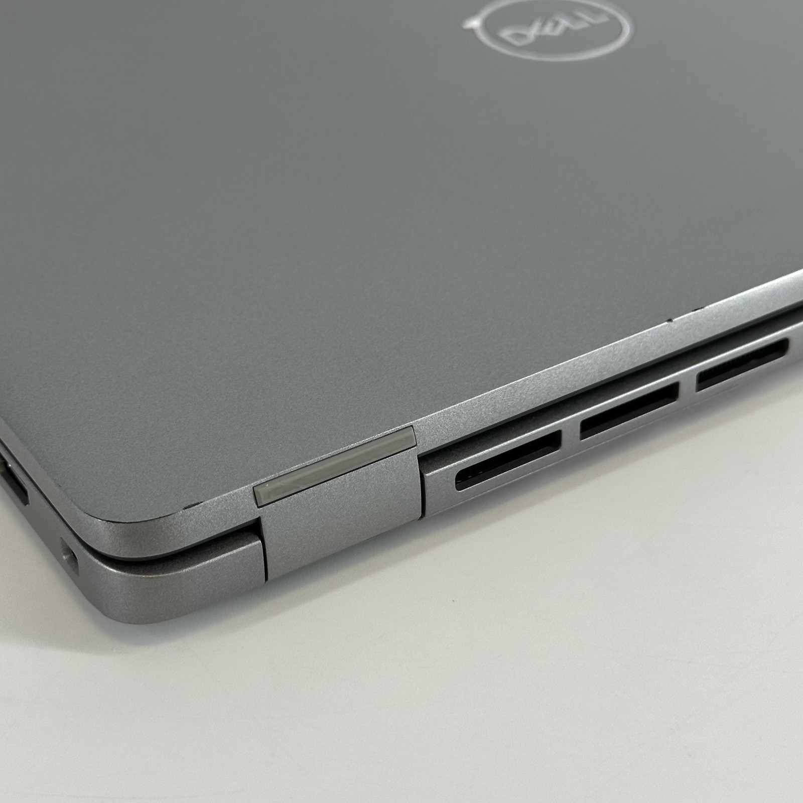 Dell Latitude 5440 14 2023 Gray FHD 1.7 GHz i7-1355U 32GB 512GB SSD Very Good