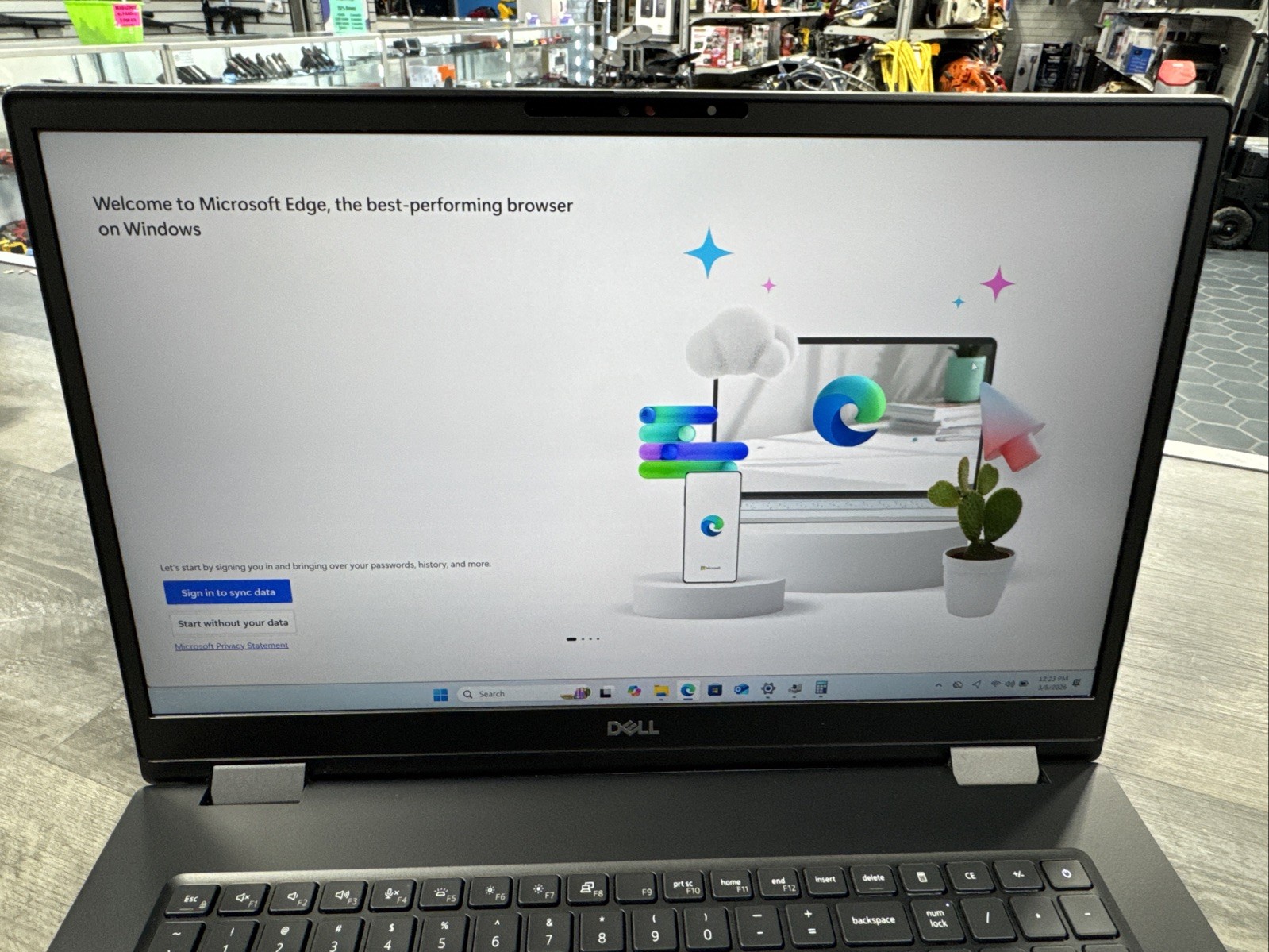 Dell Precision 7780 17.3″ FHD i9-13950HX 64GB RAM 3.6TB SSD NVIDIA RTX 2000 Ada