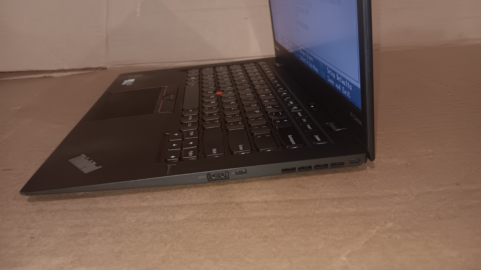 Lenovo ThinkPad X1 Carbon 3rd Gen 14″ Laptop Core i5-5300U @ 2.30 GHz 4 GB Ram