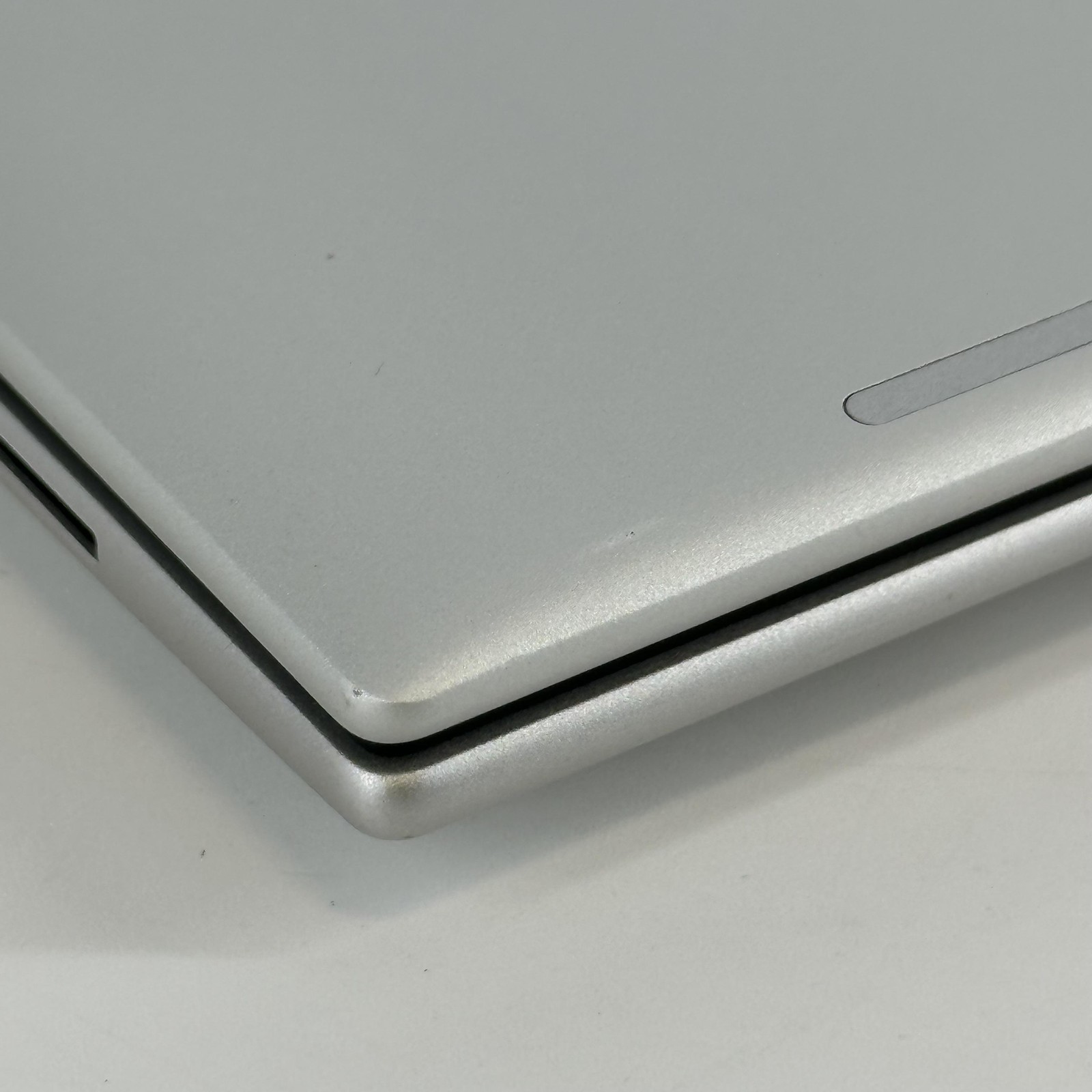HP Elitebook 845 G9 14 FHD+ 2.7 GHz Ryzen 7 PRO 6850U 16GB 512GB SSD Very Good