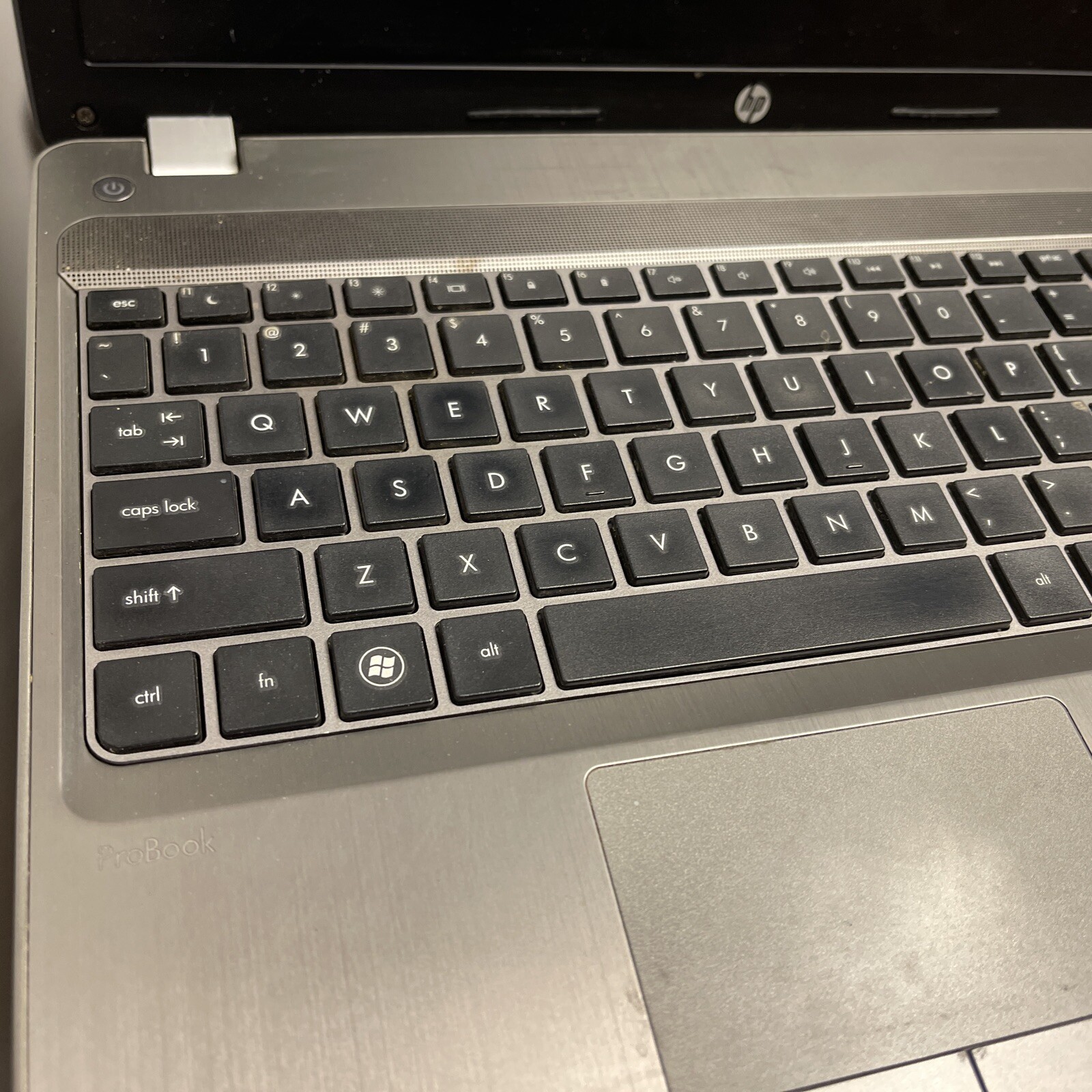 HP ProBook 4530s Core i3-2310M 2.1 GHz no RAM NO HDD 15.6″ for Parts no Battery