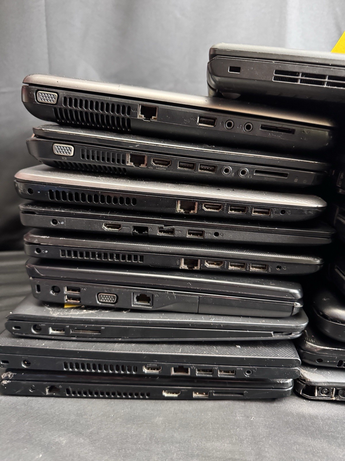 Lot Of 17 Mixed Laptops Dell Hp Lenovo Sony Toshiba As Is