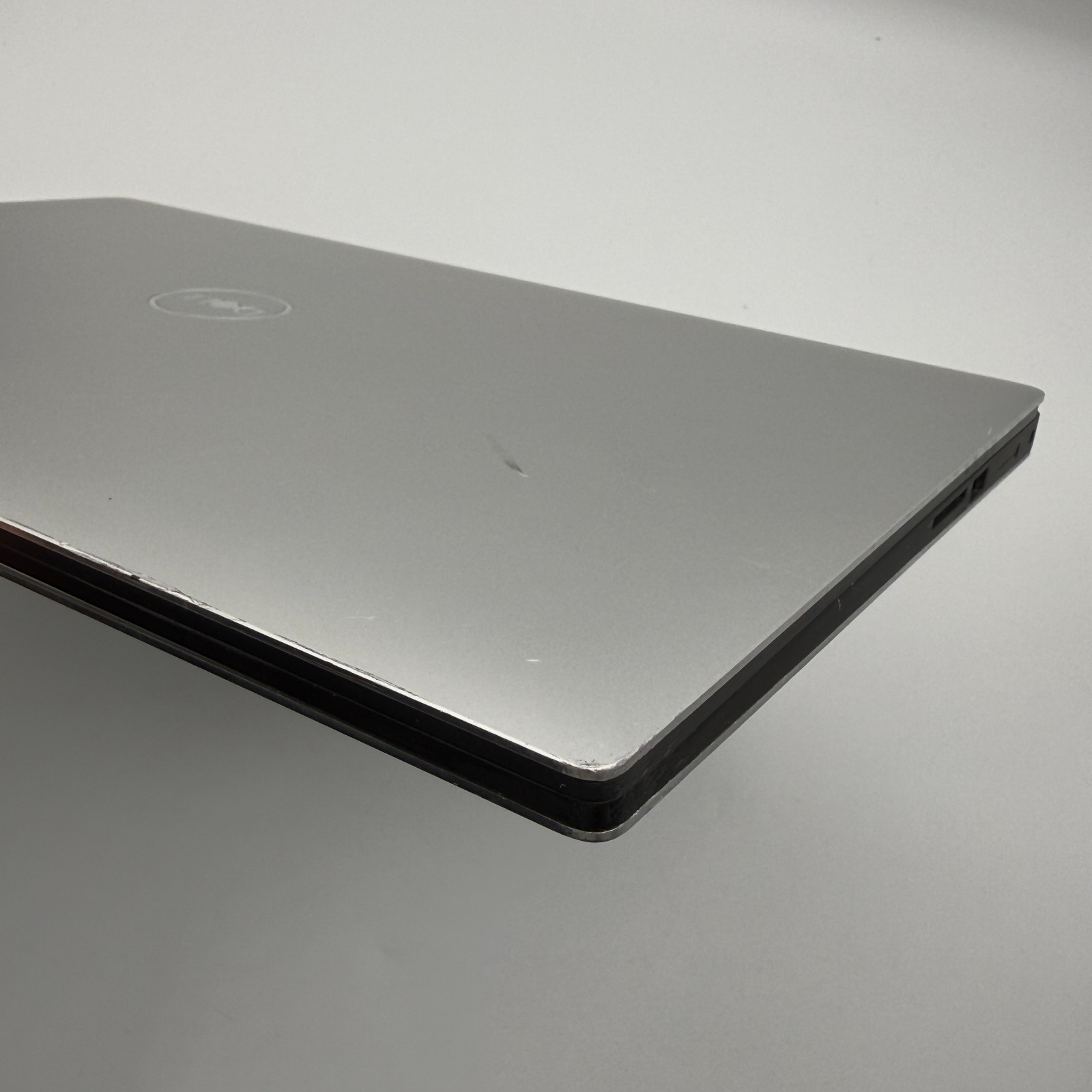 Dell Precision 5540 i9-9880H Quadro T2000 16GB RAM 256GB SSD Win11 Pro Laptop