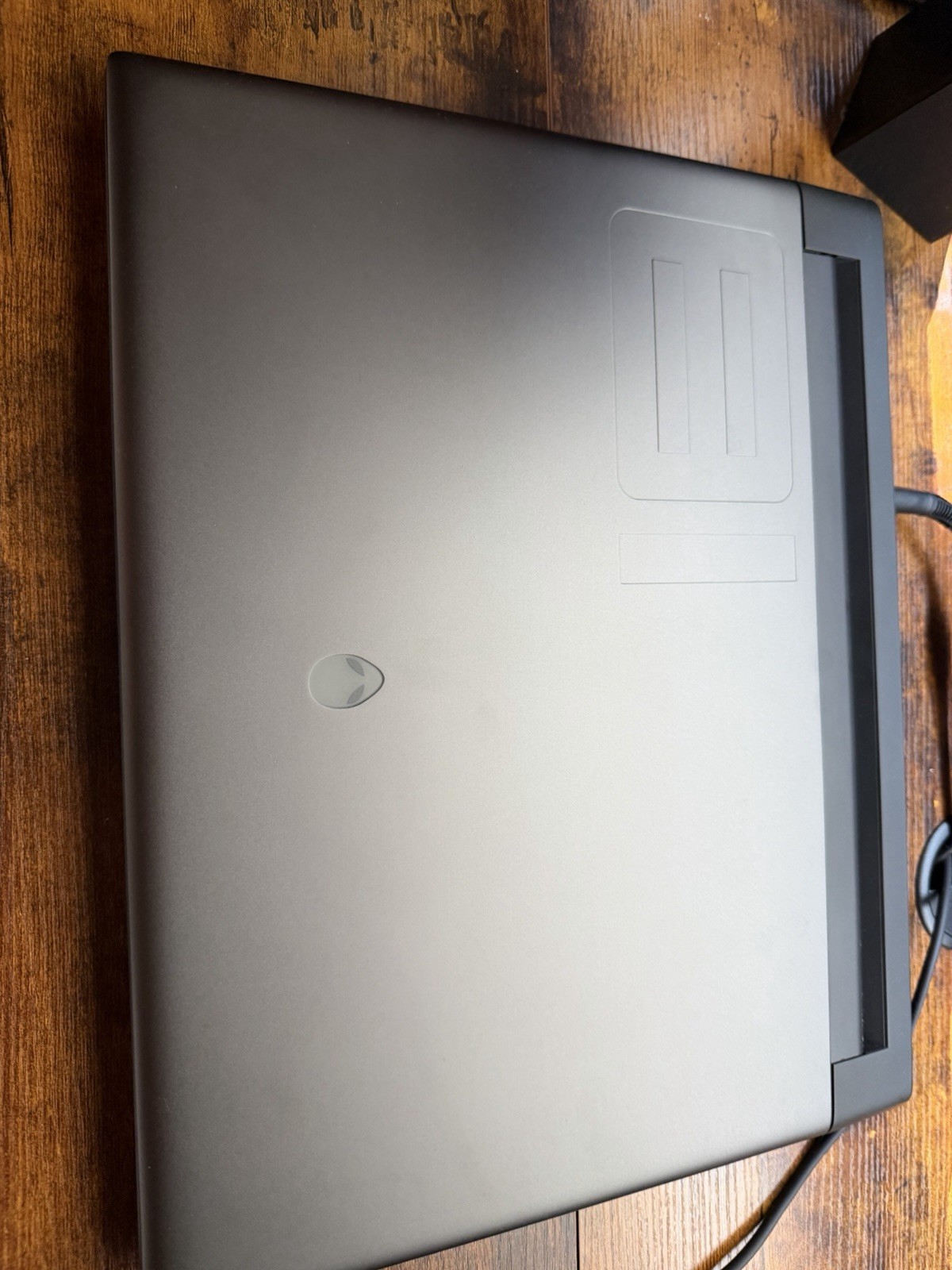 Dell Alienware M18 R1 AMD 18″ Ryzen 9 7945 2.5GHz 32GB RAM 1TB SSD RX 7900M