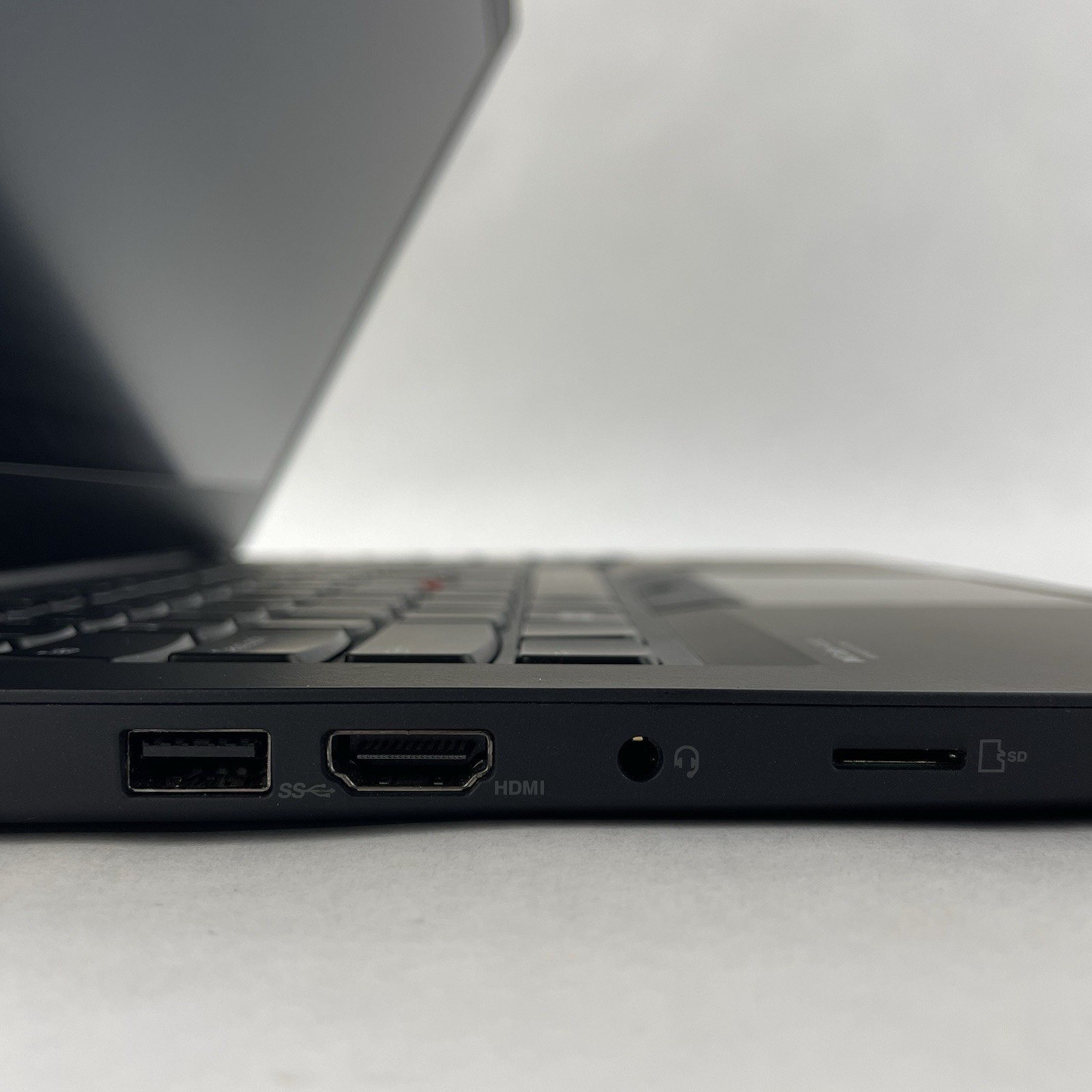 Lenovo ThinkPad T14 Gen2i 14″ i5-1145G7 2.60 GHz 16 GB RAM No SSD/OS/AC/Batt