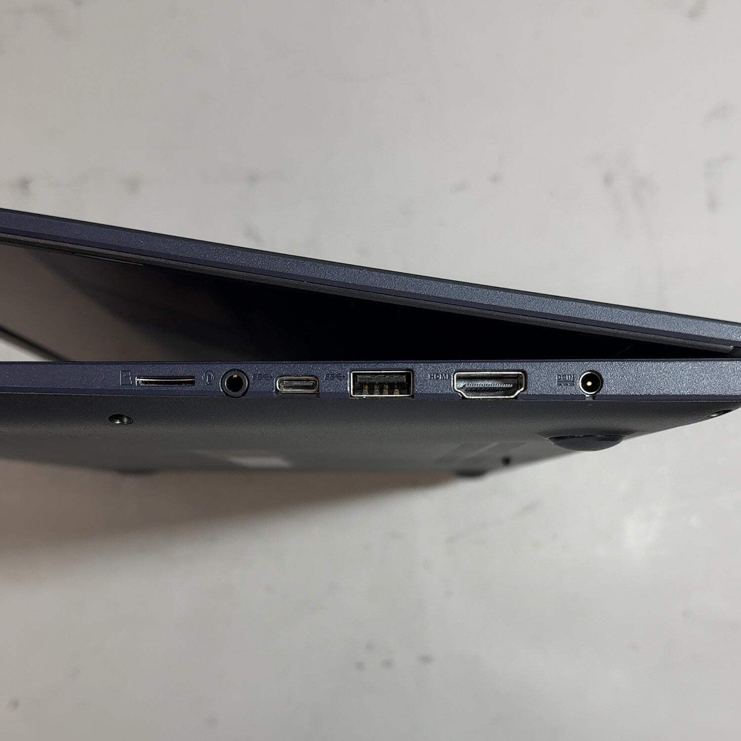 Asus vivobook F513E F513E 13.3″ 2.5GHz SSD 16GB SSD