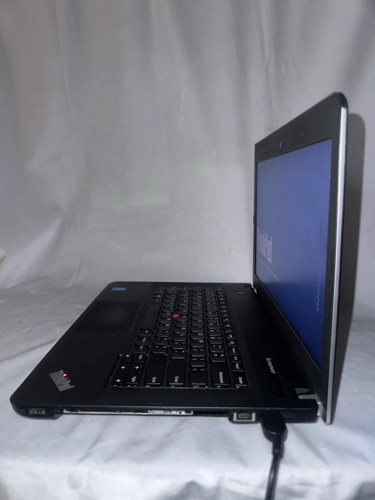 LENOVO THINKPAD E440 – BOOTS TO SCREEN INTEL I5 4200M – NO HD OR RAM FOR PARTS