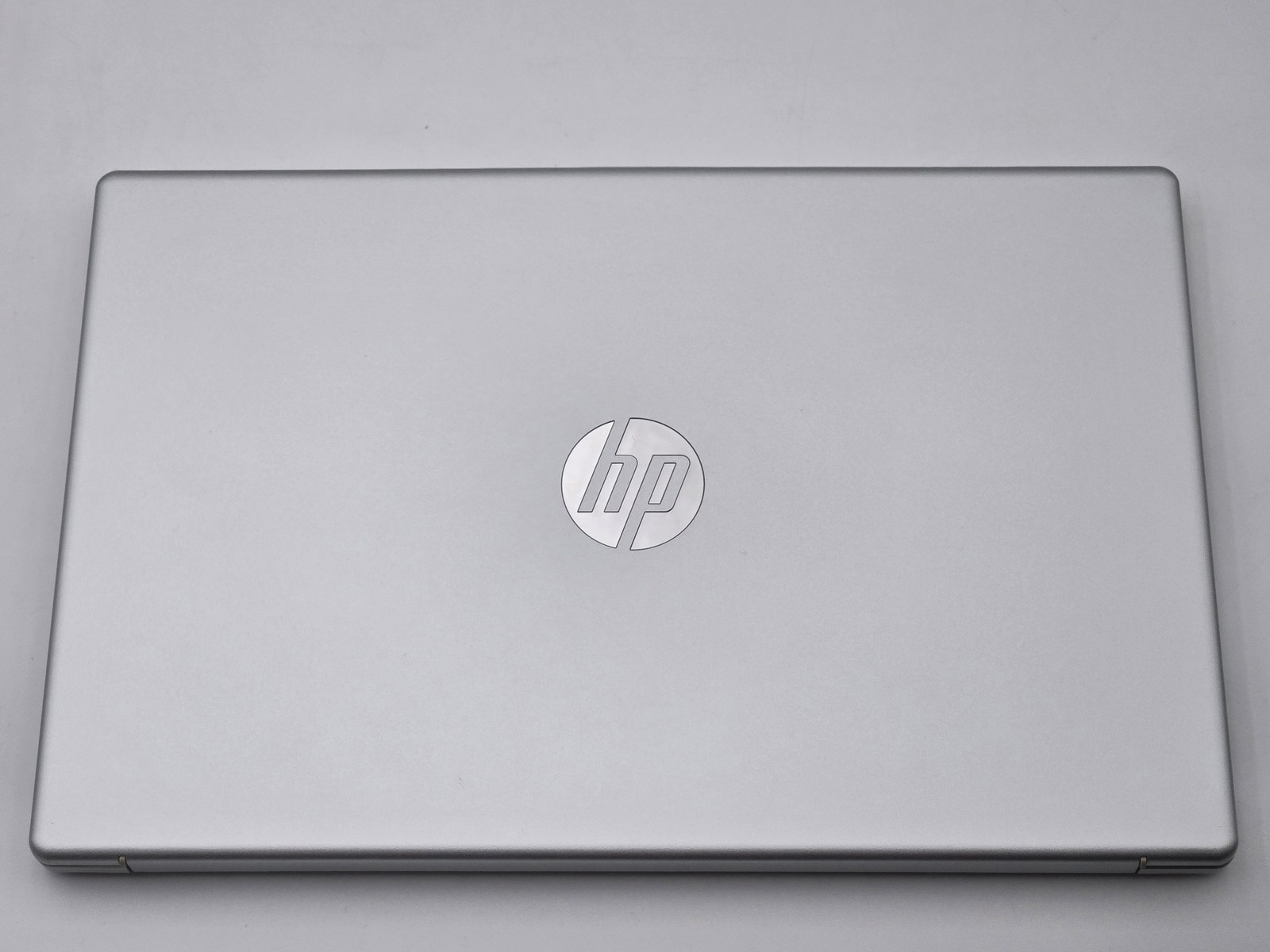 HP Laptop 15-fc0245dx 15″ HD Touch RYZEN 5 7520U 256GB SSD 16GB W11