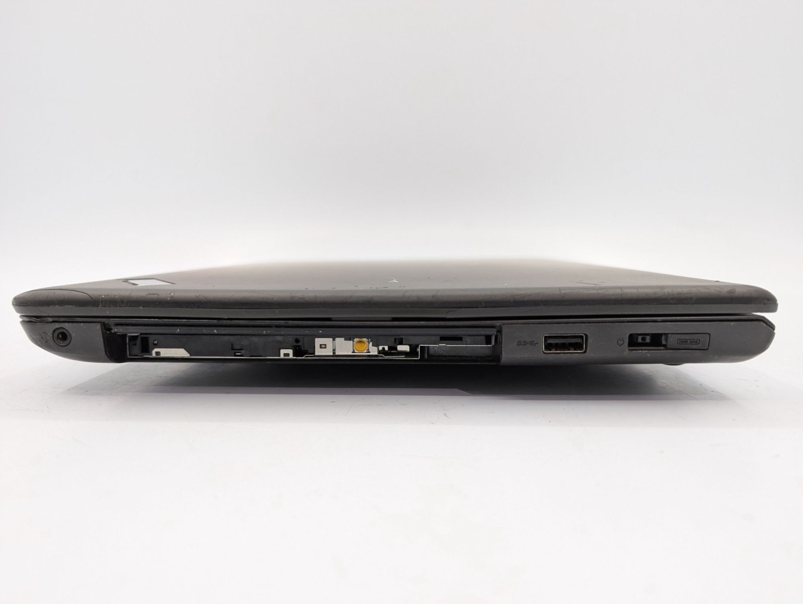 Lenovo ThinkPad E560 15.6″ Display Intel Core i5-6200U 2.30 GHz 4GB RAM Laptop