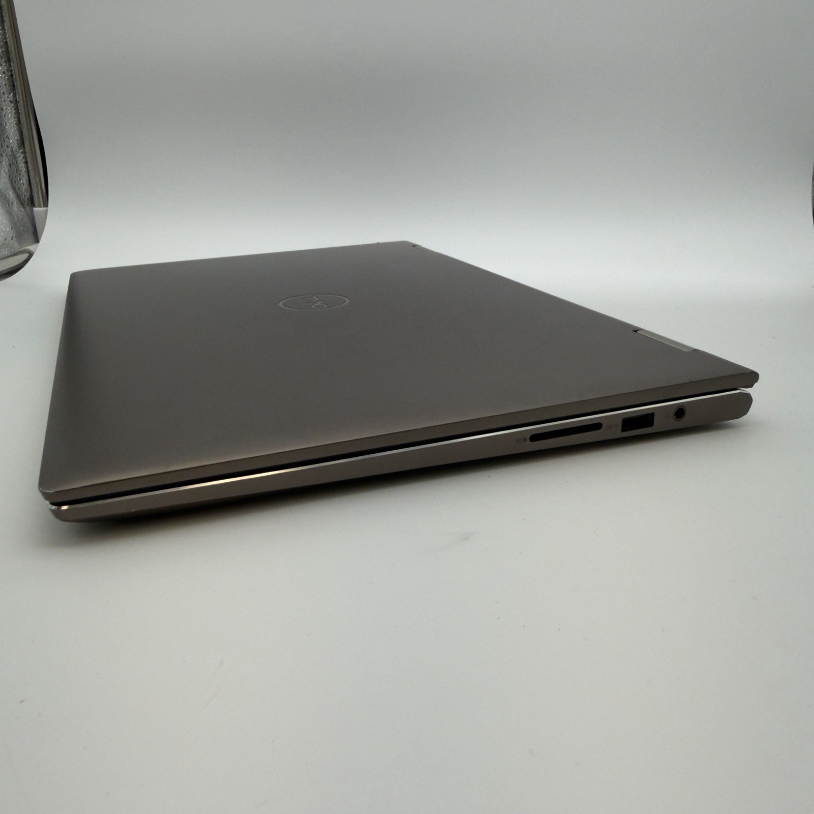 Dell Inspiron 7405 2n1 14 inch (256GB, AMD Ryzen 5, 2.30GHz 8GB) Convertible L64