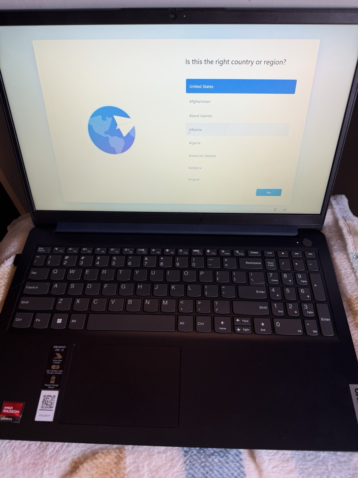 Lenovo IdeaPad 15 Laptop AMD Ryzen 15.6″ Black Bluetooth Wi-Fi Webcam