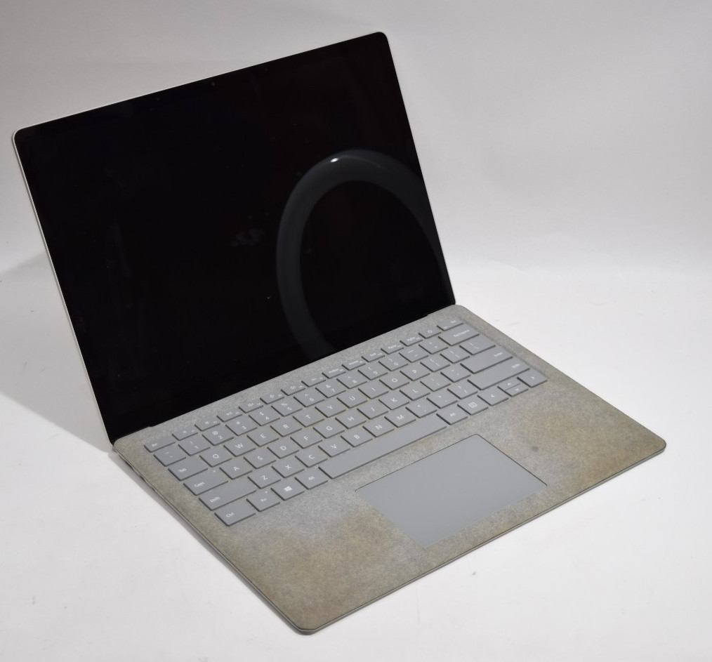 Microsoft Surface Laptop 1st Gen 1769 Core i5-7200U 2.50 GHz 8 GB 256 GB SSD