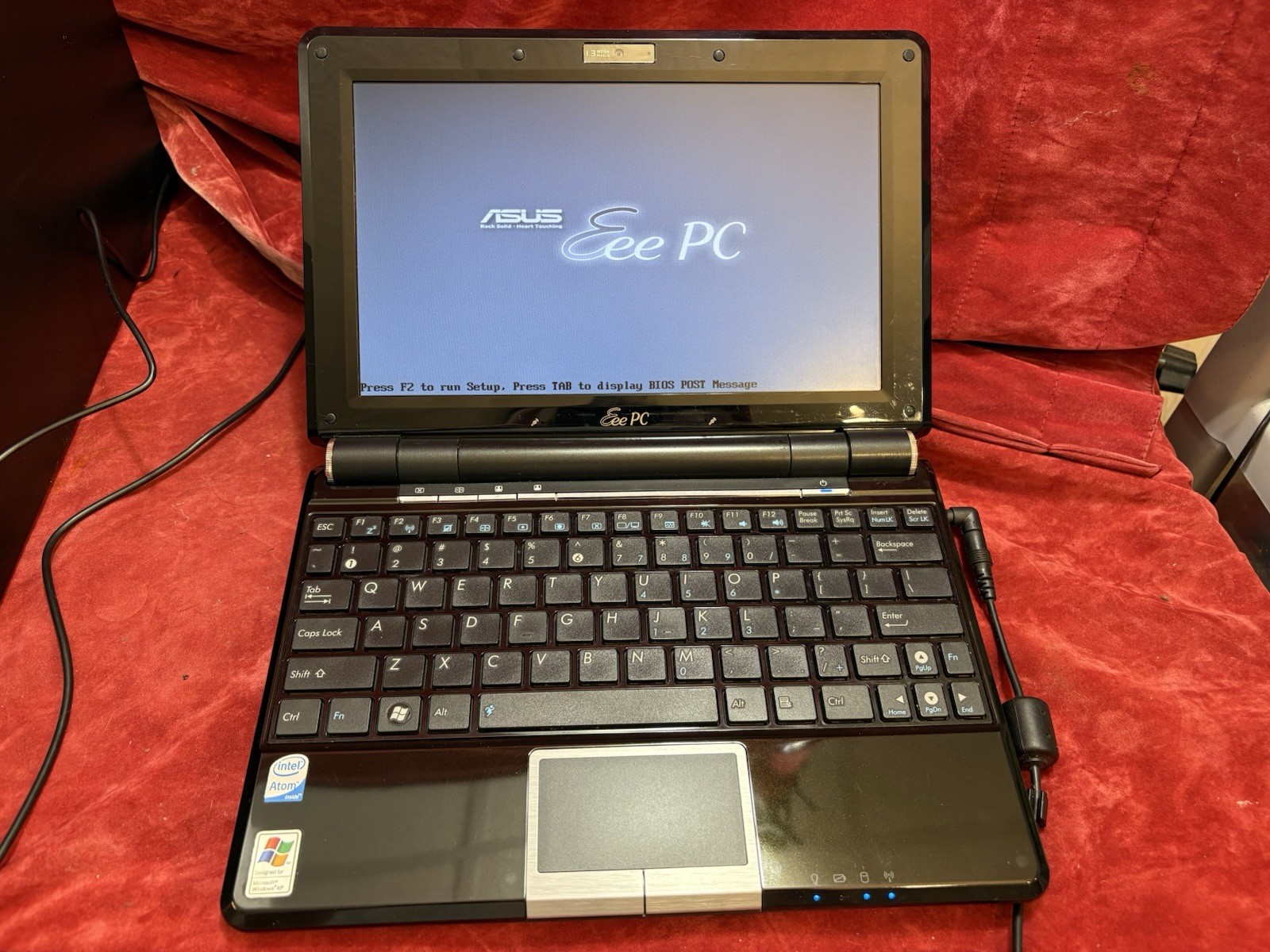 ASUS Eee PC 1005HAB The OG Netbook Laptop Computer Windows XP Home Nice Restored